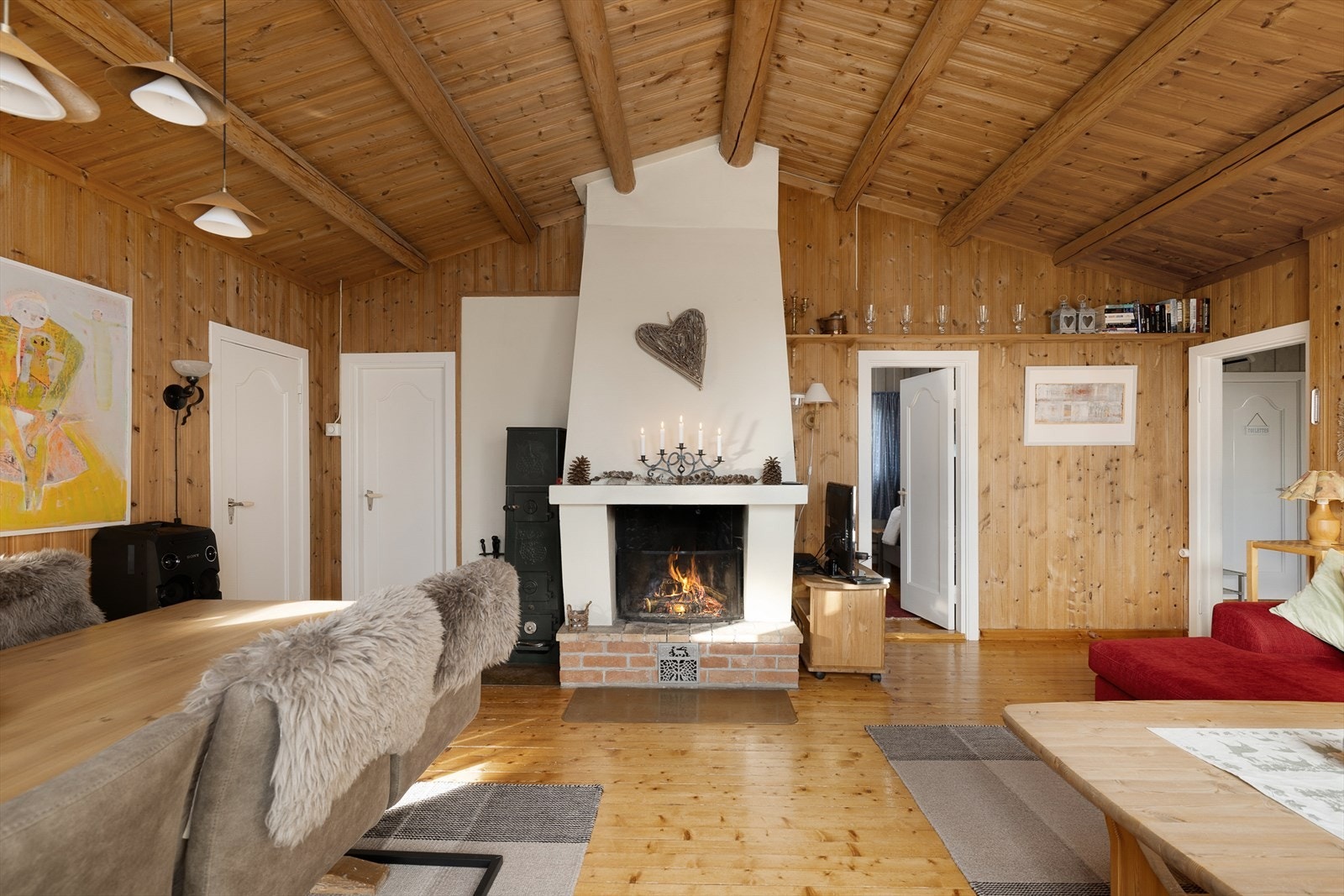 Fra stua er det adkomst til de to soverommene i hytta. Galleribilde