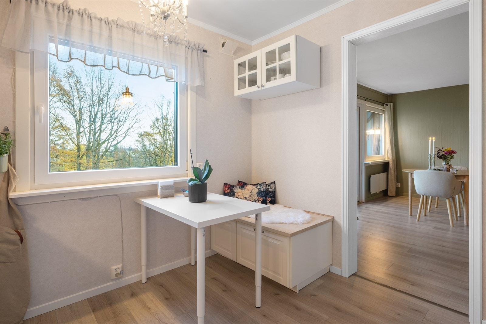 Hyggelig spiseplass på kjøkkenet Galleribilde