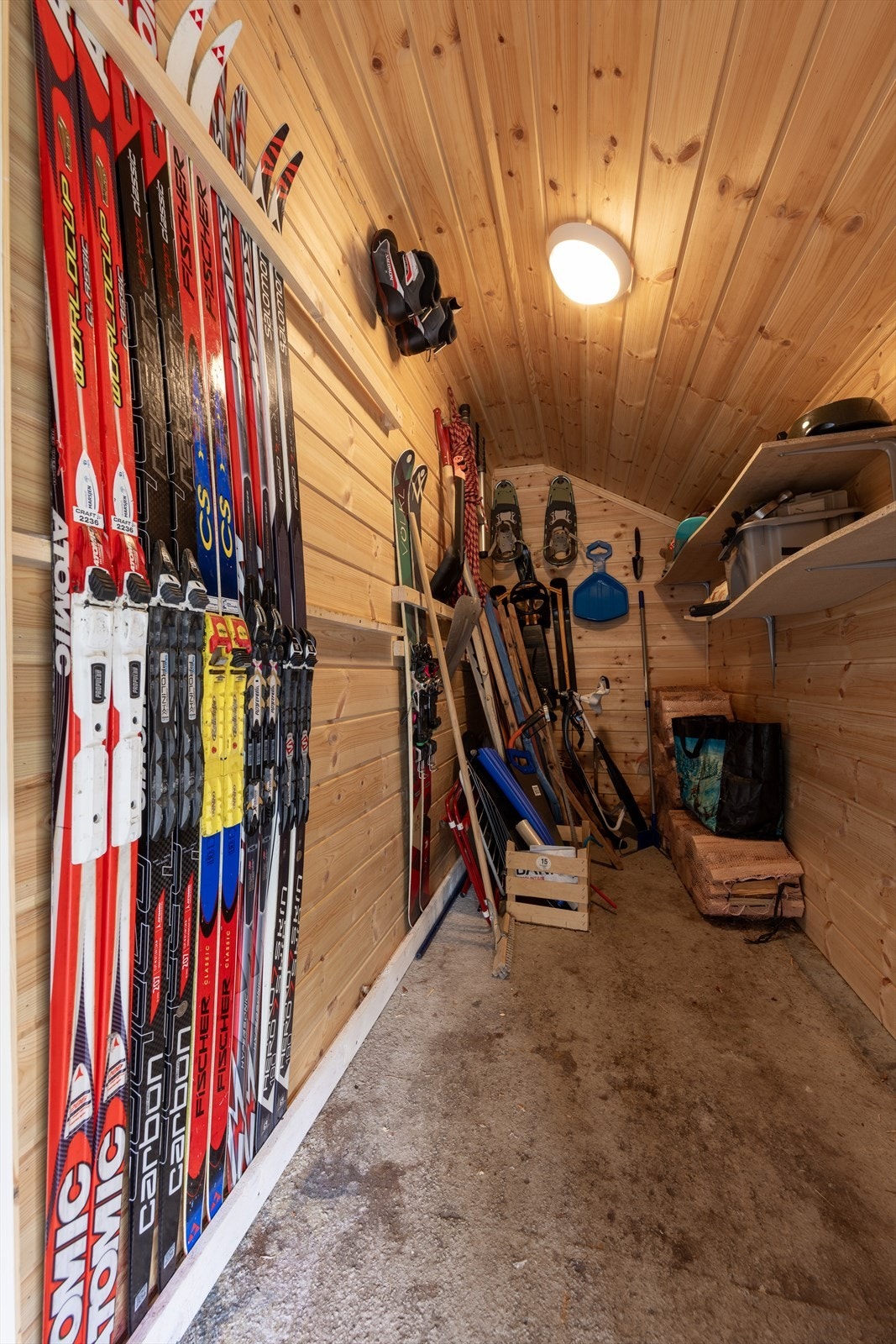 Praktisk utvendig bod på 5 kvm med rikelig av lagringsplass Galleribilde