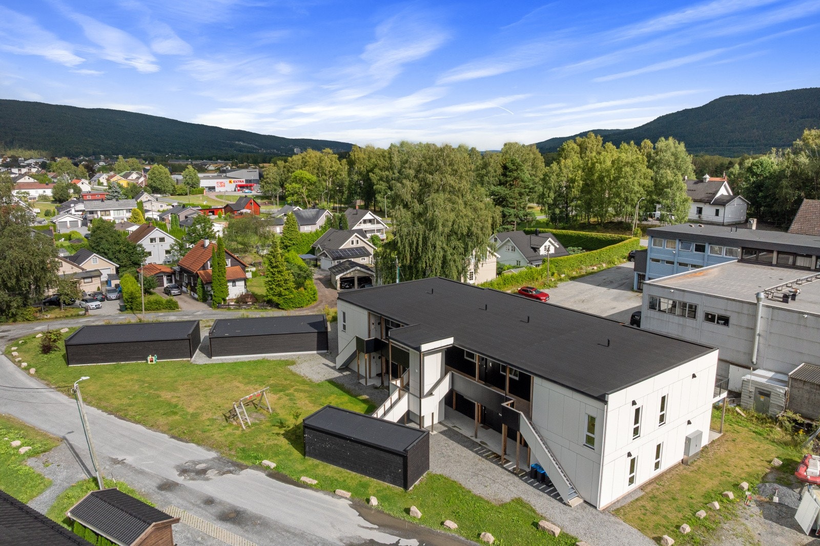 Fra boligen er det kun seks minutter gange til nærmeste dagligvare. Galleribilde