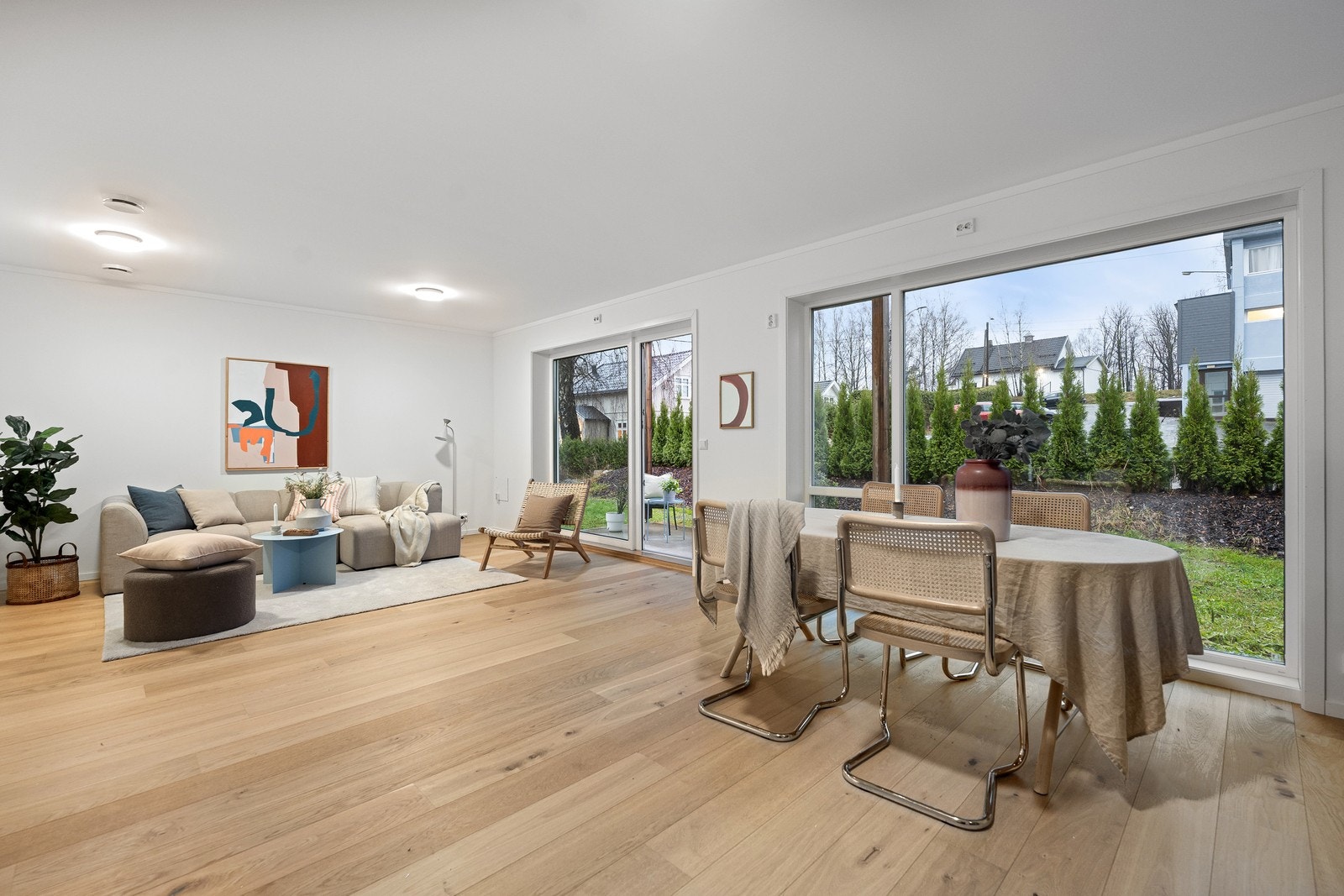 Christoffer Mazarino v/Eiendomsmegler 1 har gleden av å presentere Sandvollen 45A Galleribilde