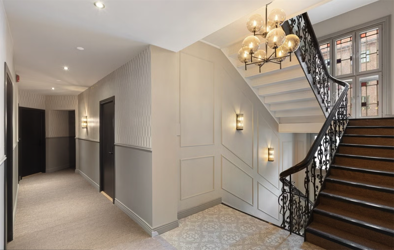 Lekre detaljer gjennom hele gården. Galleribilde