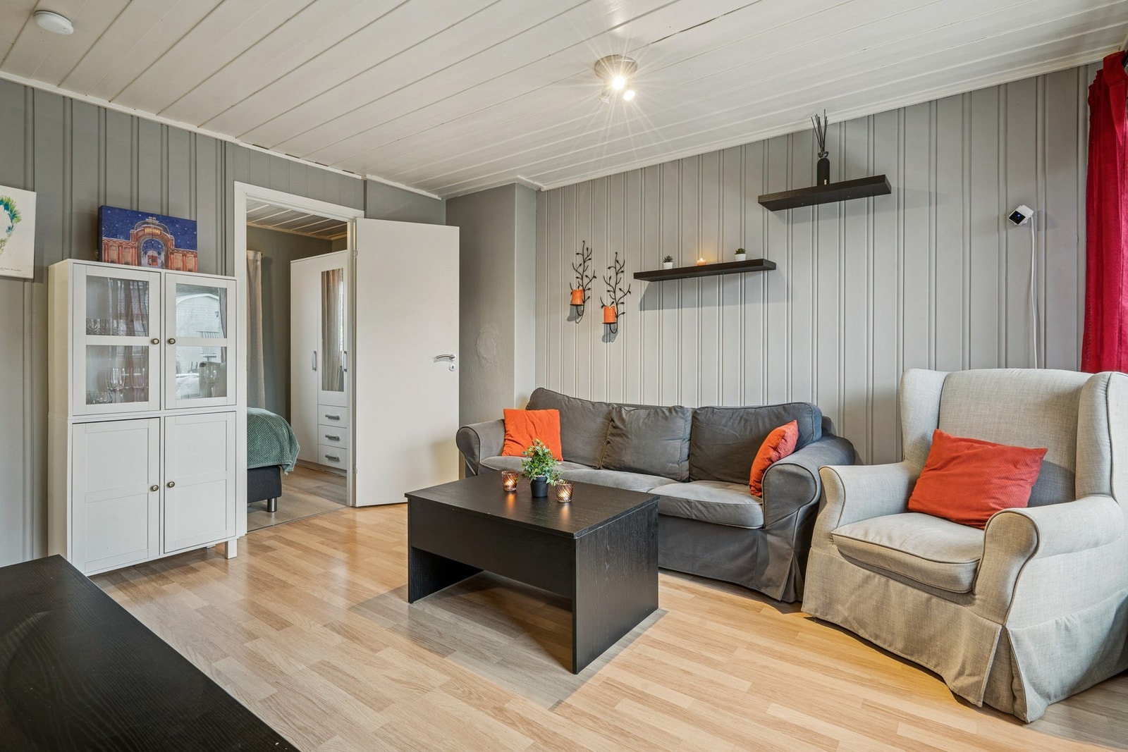 Gulvflater belagt med laminat. Galleribilde