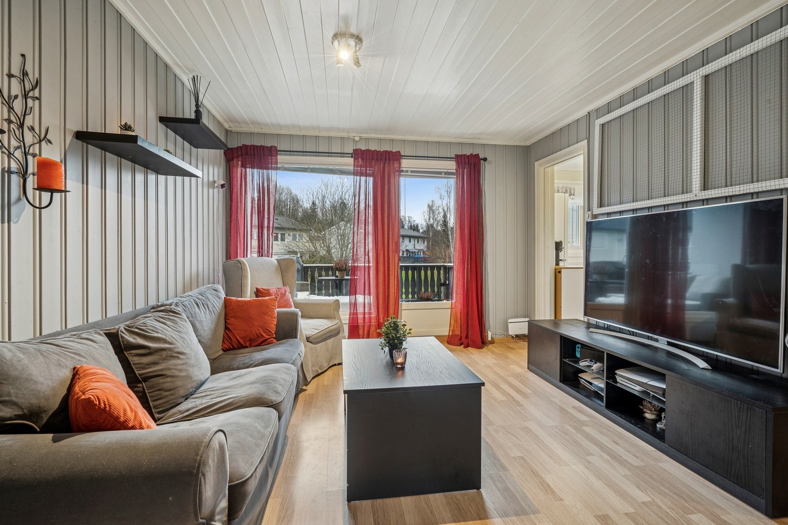 Fra stuen har du adkomst til en flott terrasse på 10 kvm. Galleribilde