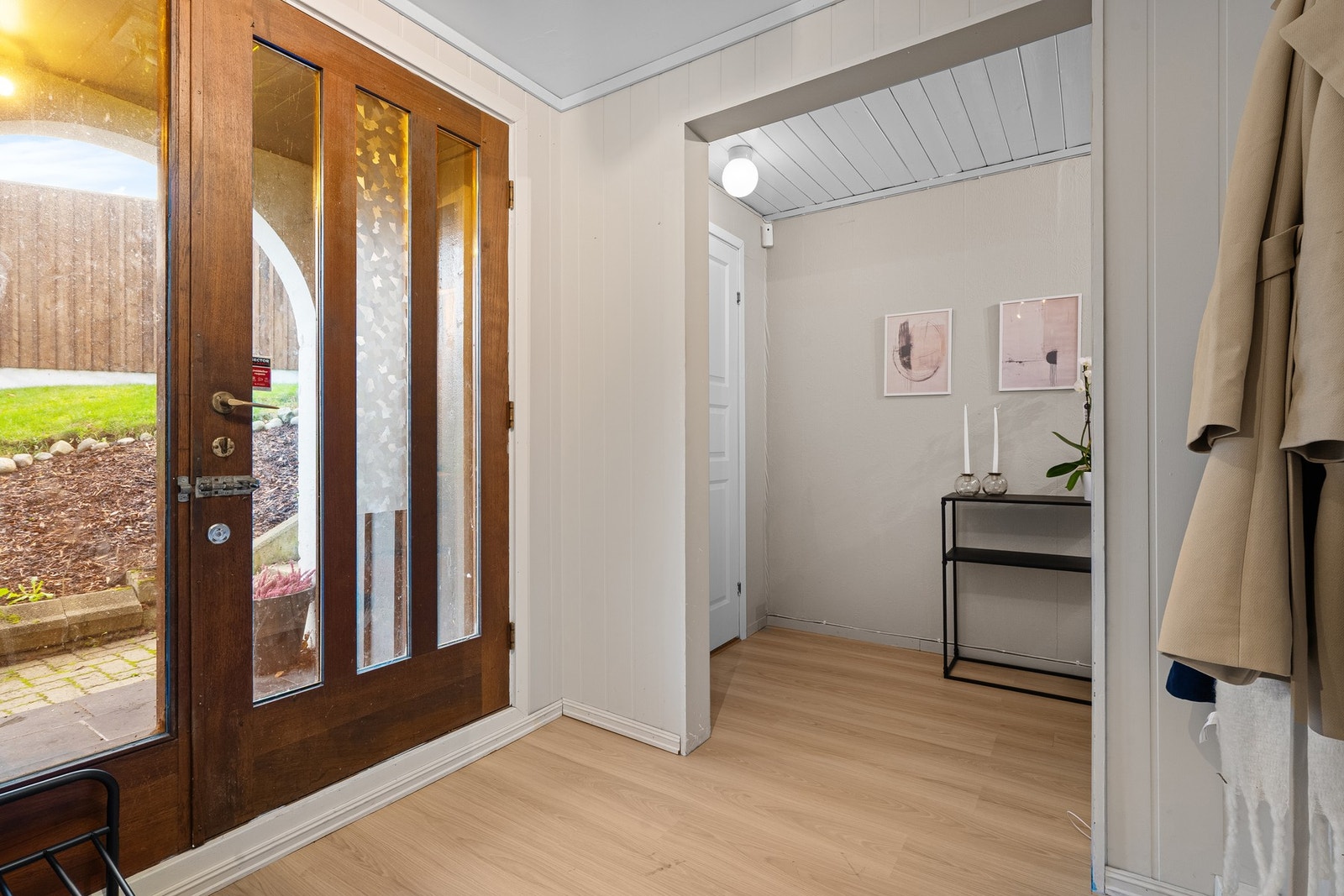 Kjelleren har egen Bi inngang. Galleribilde