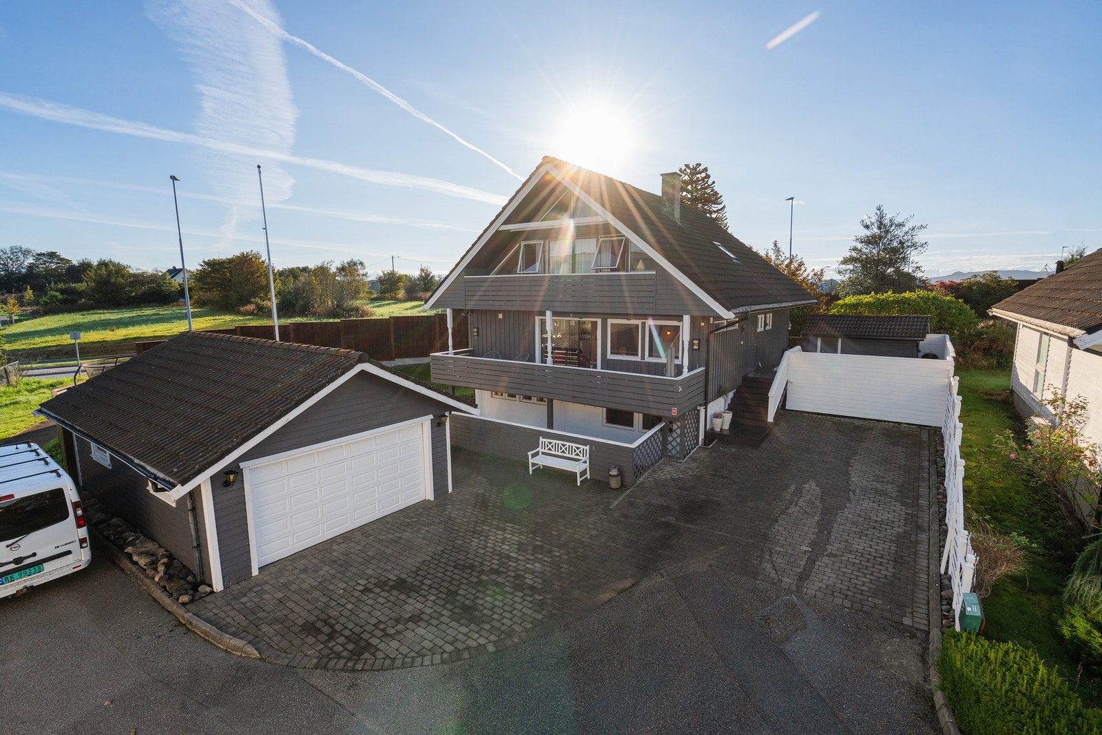 Velkommen til Steinkobbveien 2A! Presentert av Knut Richard Stjern. Galleribilde