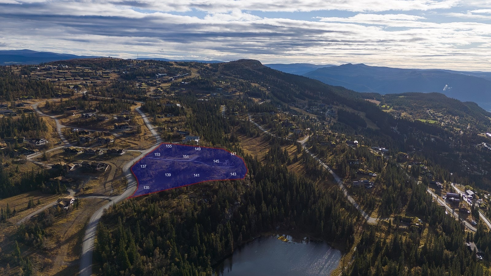 Her er det 9 stk festetomter for salg - Grunneier beholder tomt 143 og 147 selv inntil videre. Galleribilde