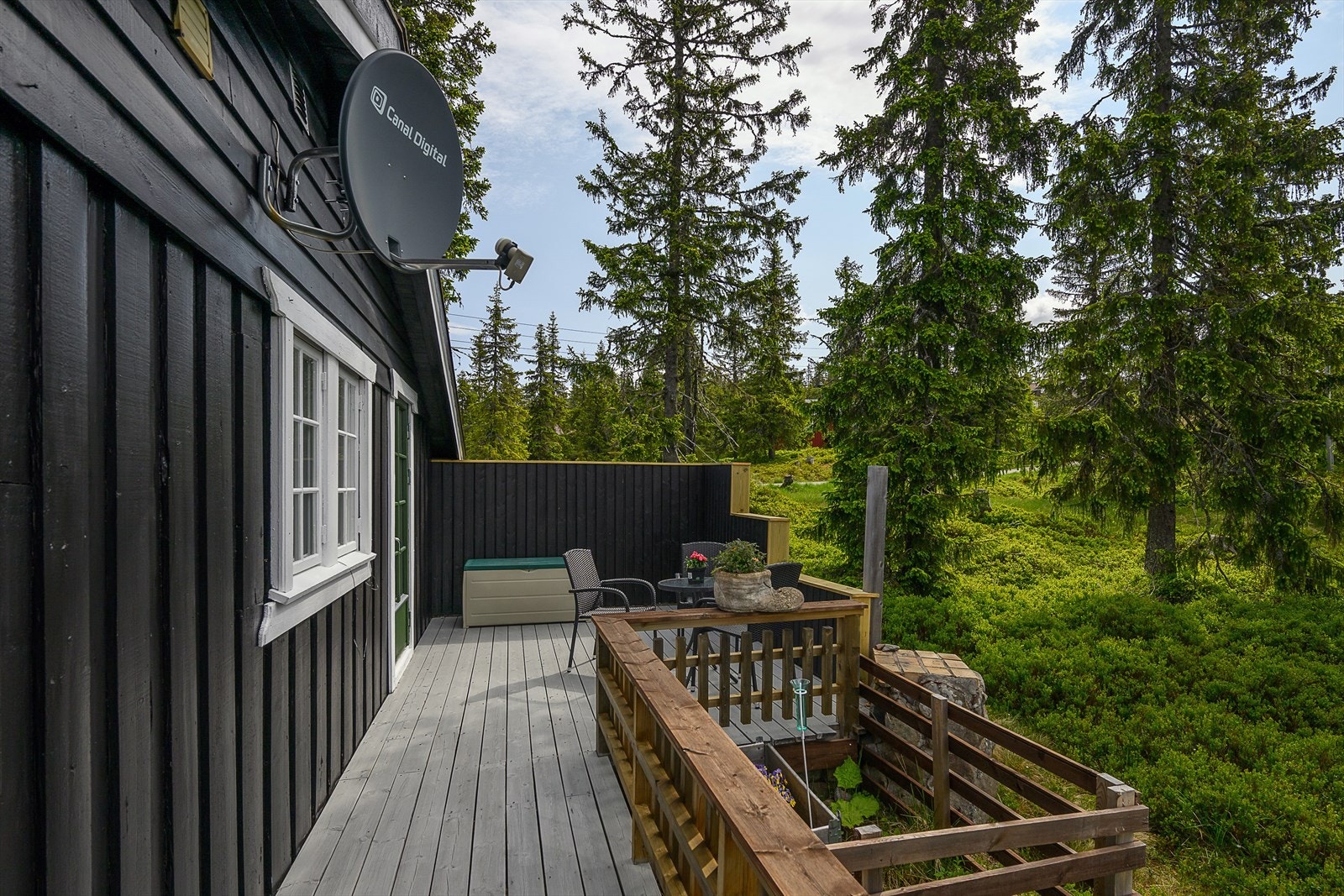 Fra denne siden av terrassen kan du nyte frokosten sommerstid. Galleribilde