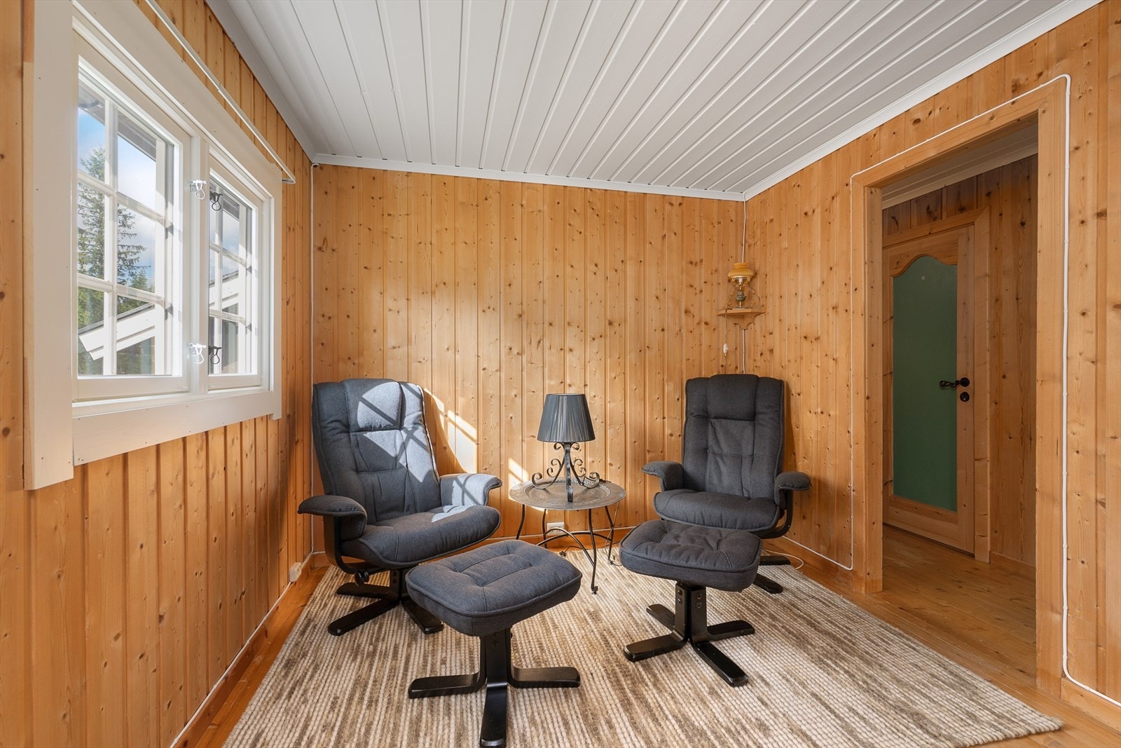 Stua er delt i 2 soner. Galleribilde