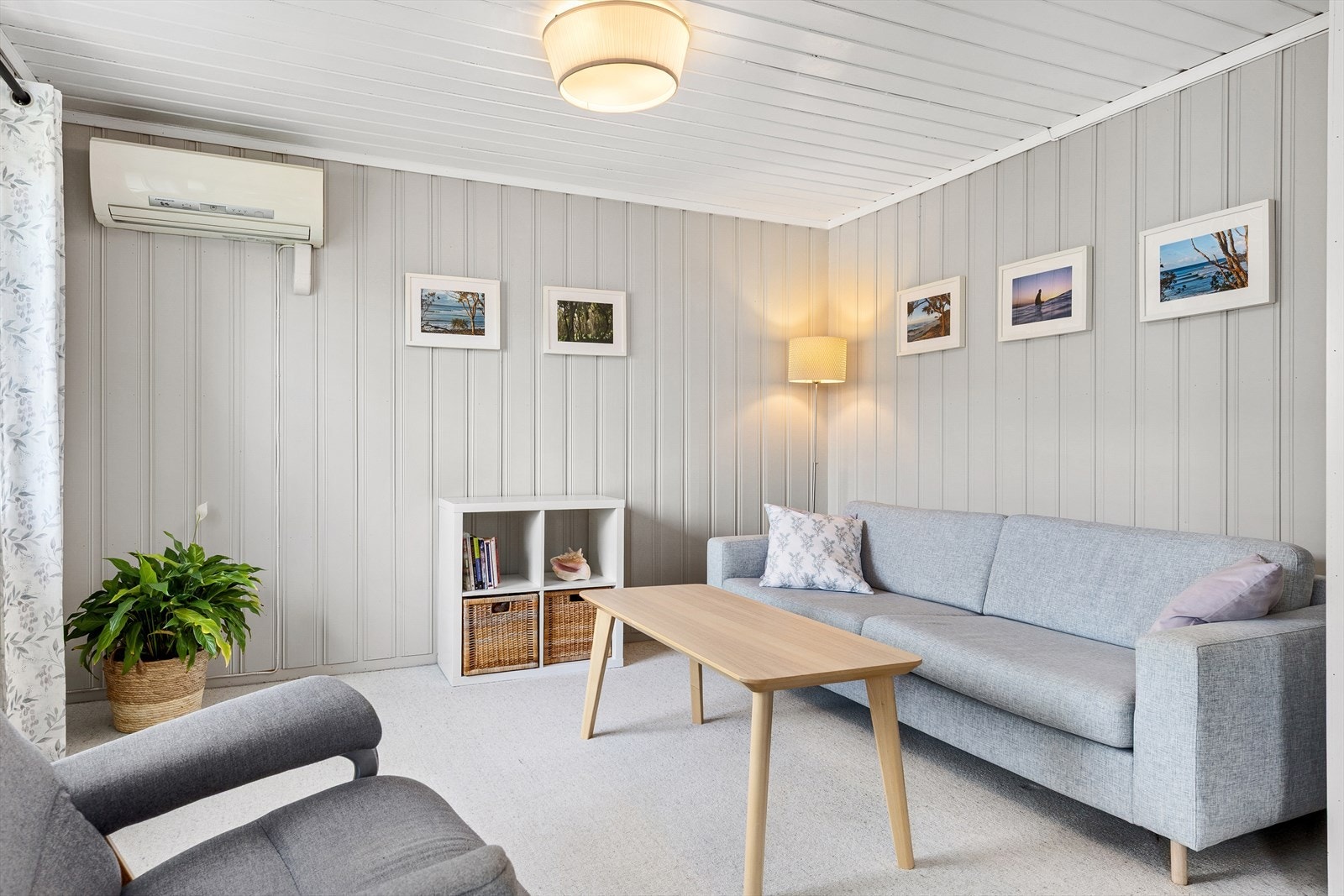 Rommet er perfekt for barna/ungdommen i huset eller som en ekstra tv-stue. Galleribilde