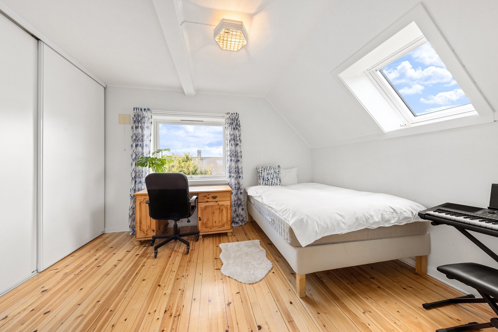 Soverom 2 - I denne etasjen har man ytterligere to soverom. Galleribilde