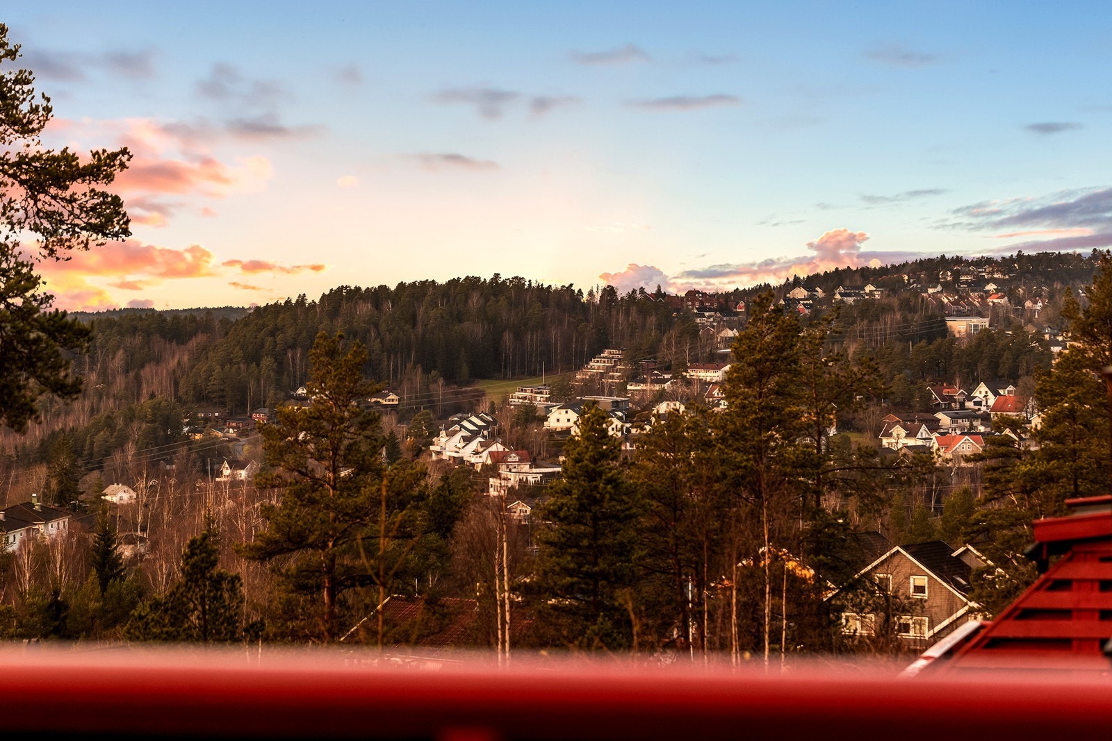 Området er preget av etablert boligbebyggelse i et barnevennlig nabolag. Galleribilde