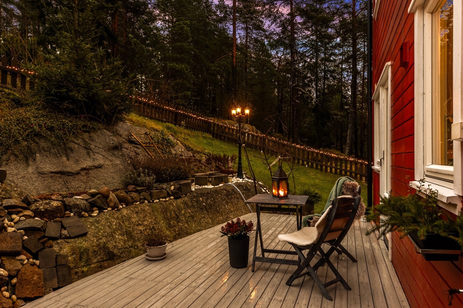 Uteplass. Galleribilde