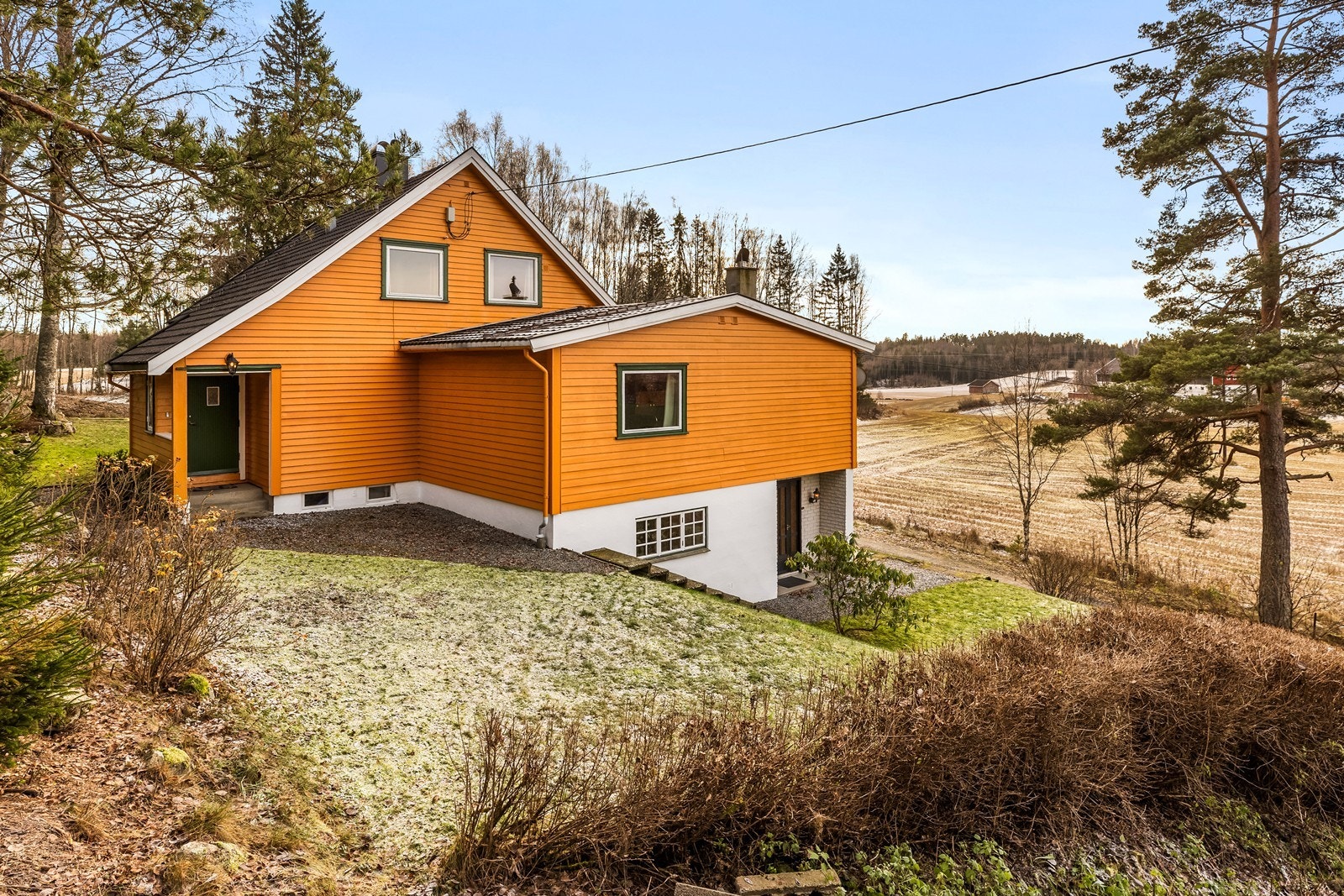 Boligen er presentert av Bente Gåseide i EiendomsMegler 1. Galleribilde