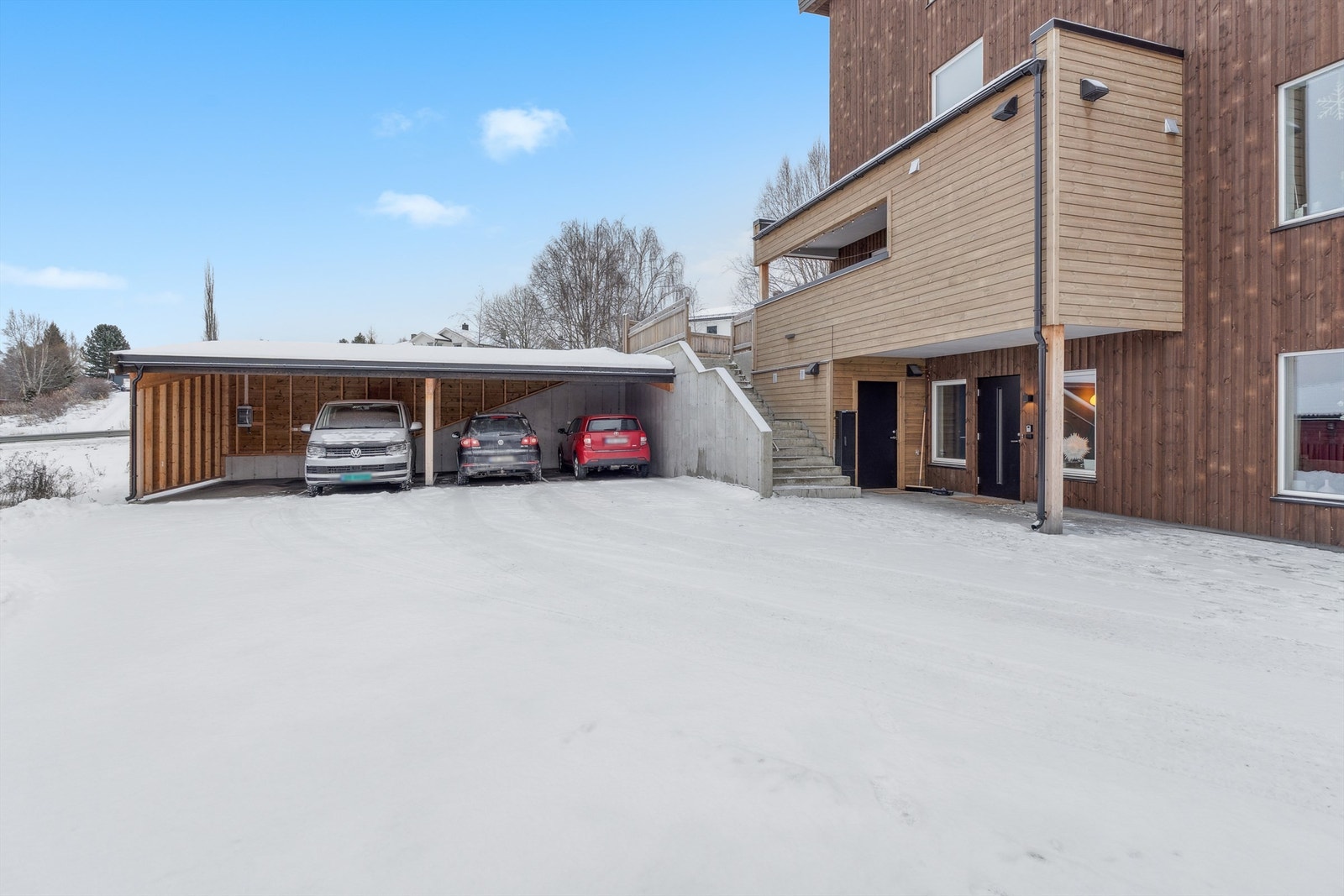 Det medfølger en fast parkeringsplass i carportanlegg. Galleribilde