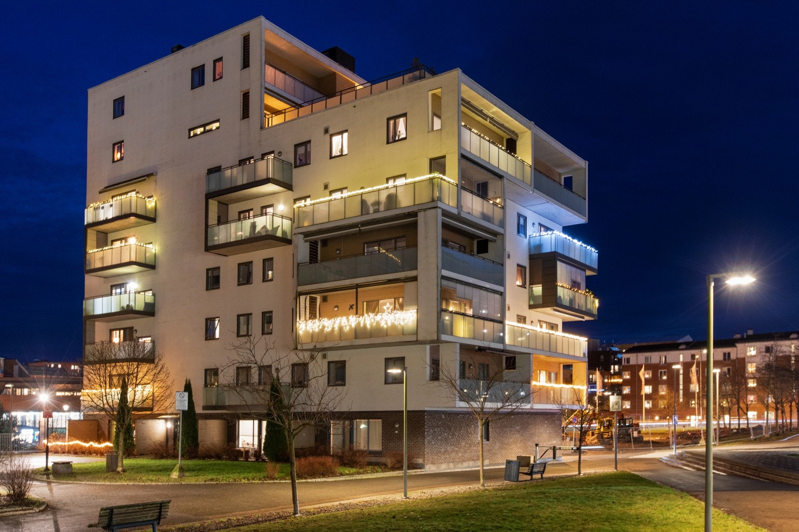 Leiligheten har en særdeles sentral beliggenhet på Lørenskog med kort vei til "alt". Galleribilde