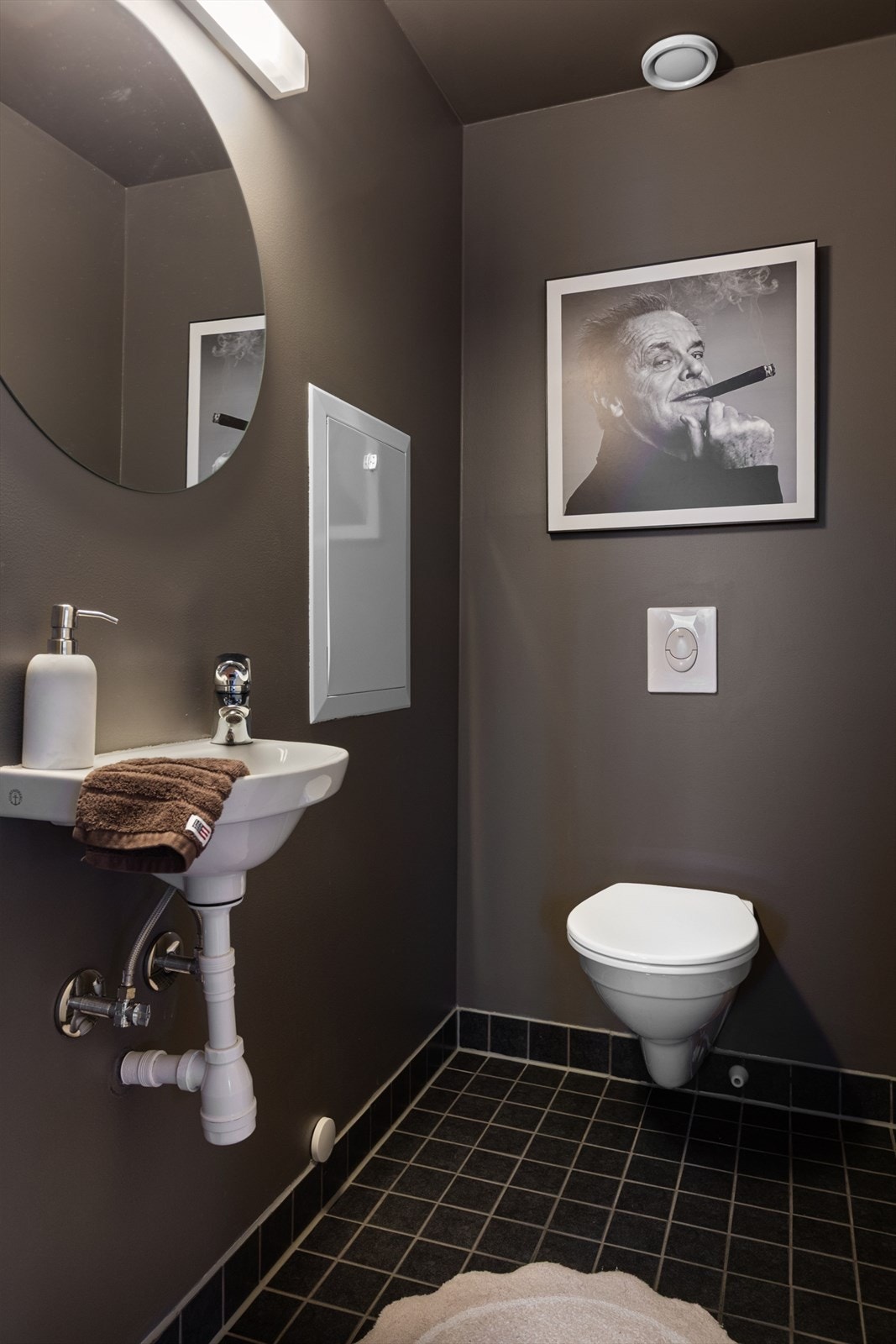 Leiligheten har et praktisk og separat toalettrom. Galleribilde