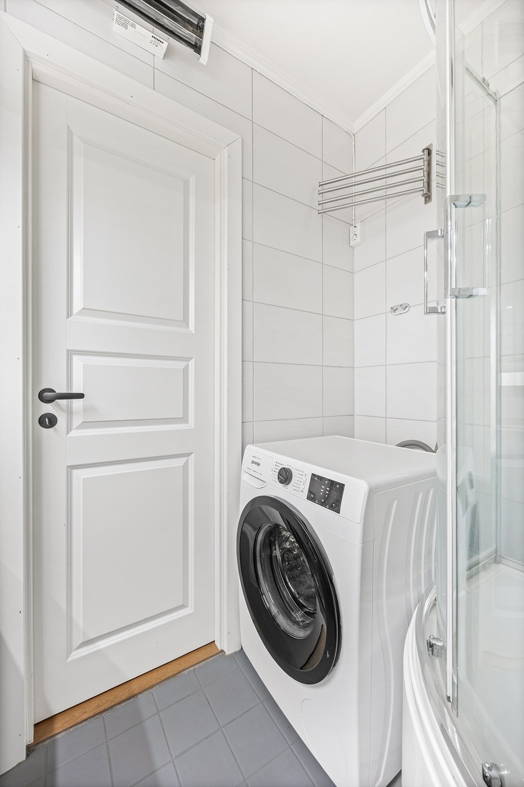 I tillegg er det opplegg og plass til vaskemaskin Galleribilde