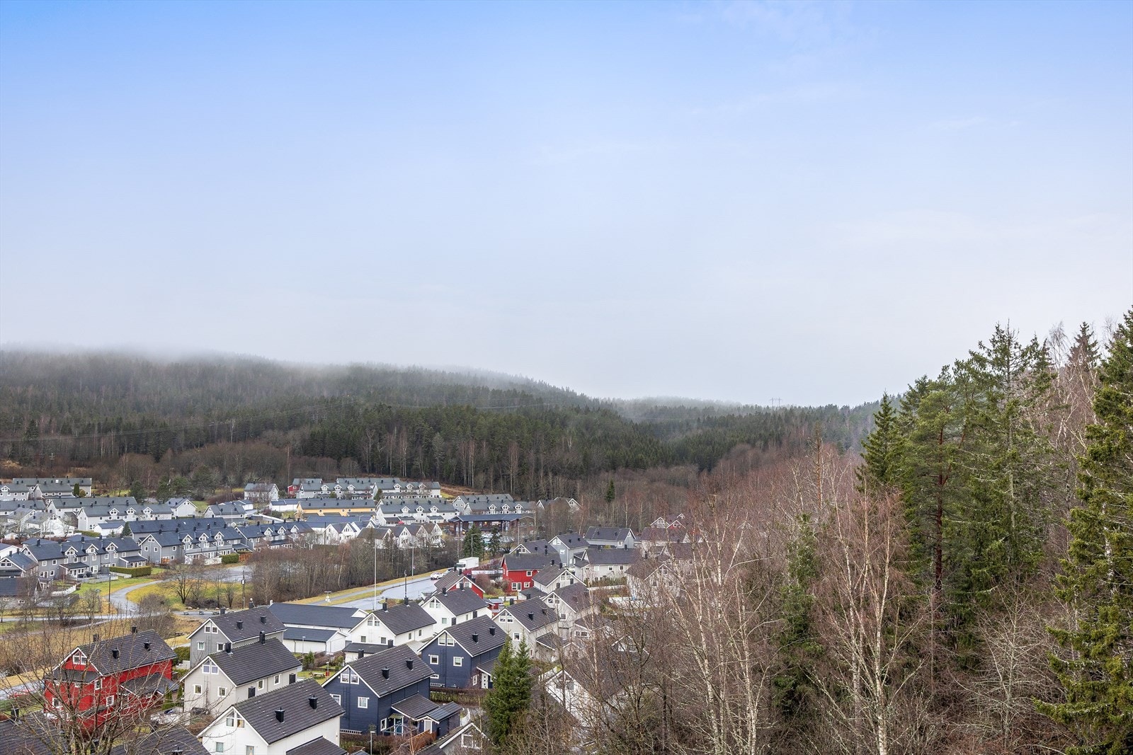 Fra balkongen er det åpen og langstrakt utsikt Galleribilde