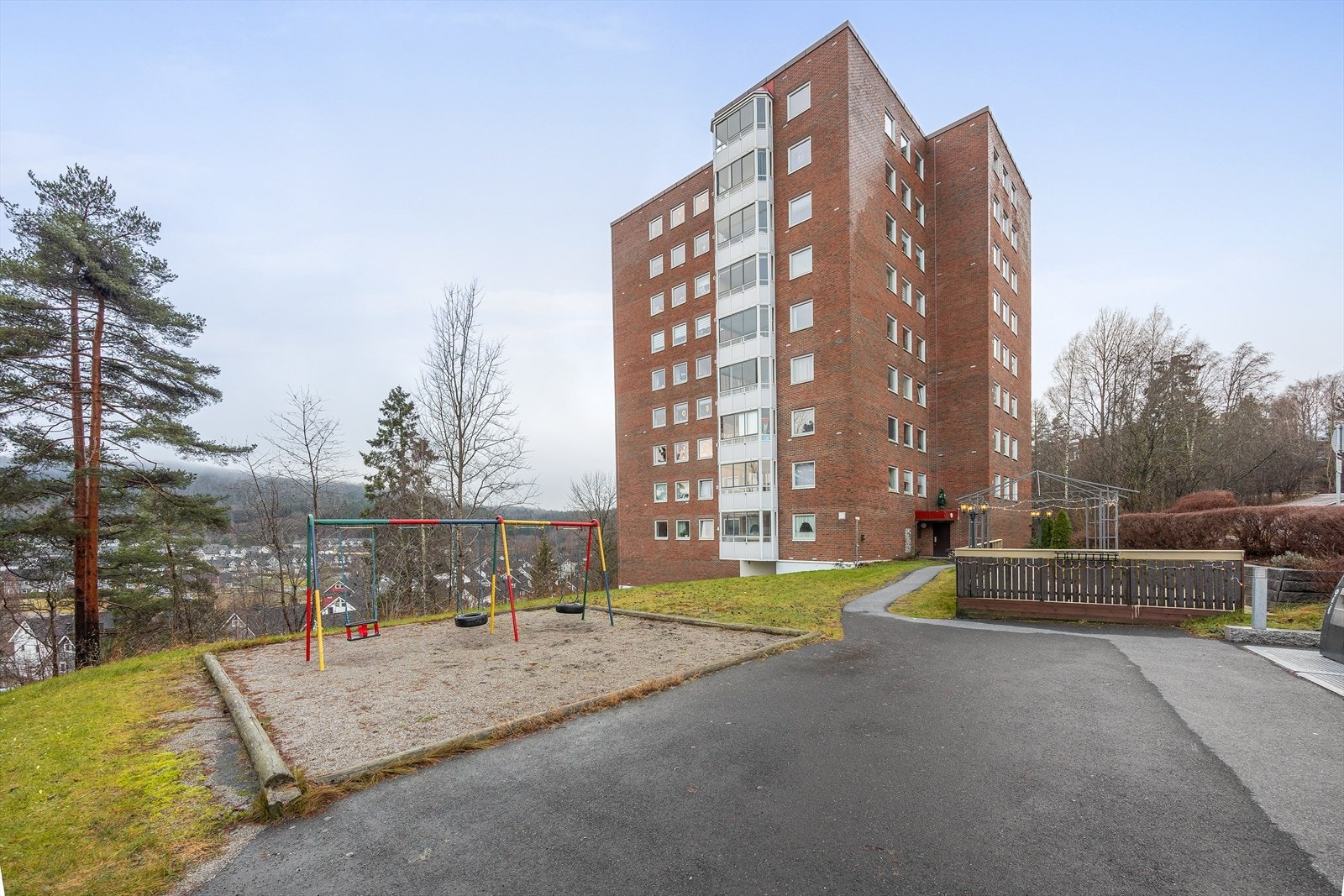 Fritidstilbudet er variert, med umiddelbar tilgang til flotte turområder langs Alnaelva og i Østmarka Galleribilde