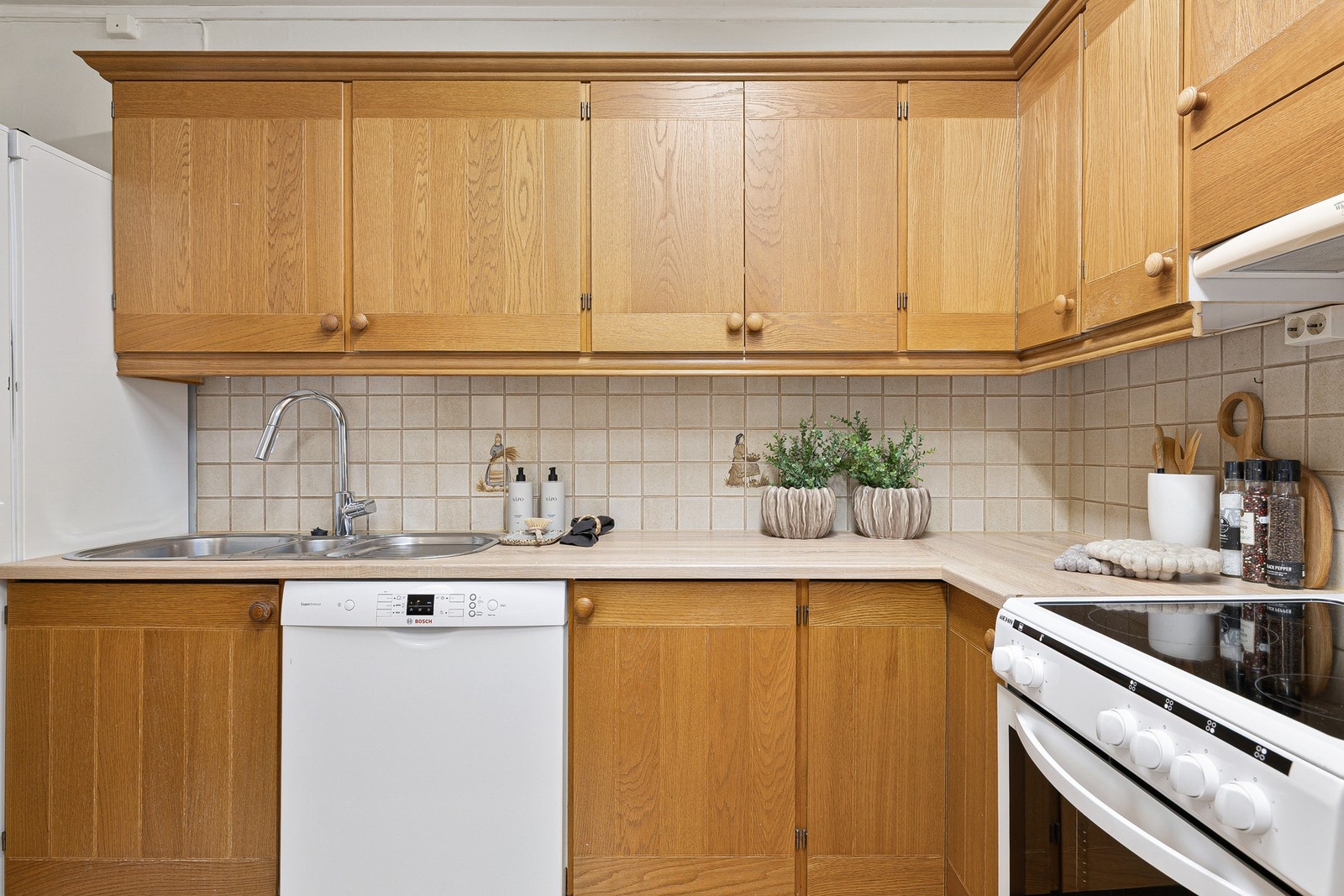 Kjøkkenet holder en god standard med tilstandsgrad 1 fra takstmann. Galleribilde