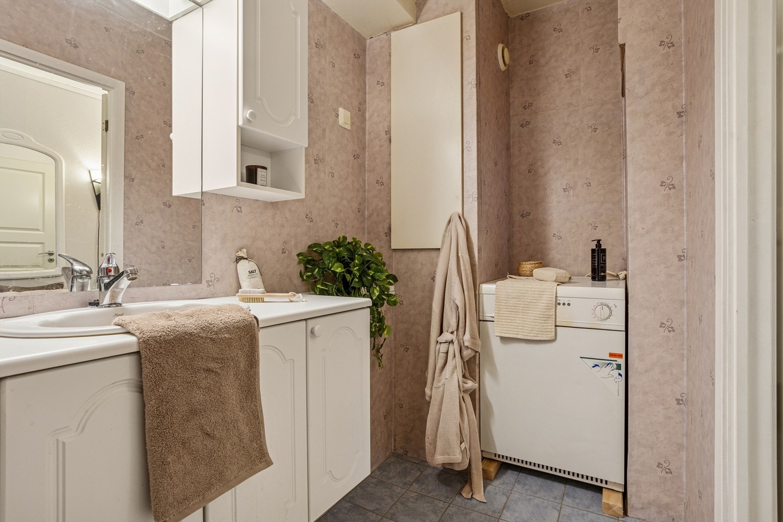 Opplegg til vaskemaskin på baderommet. Galleribilde