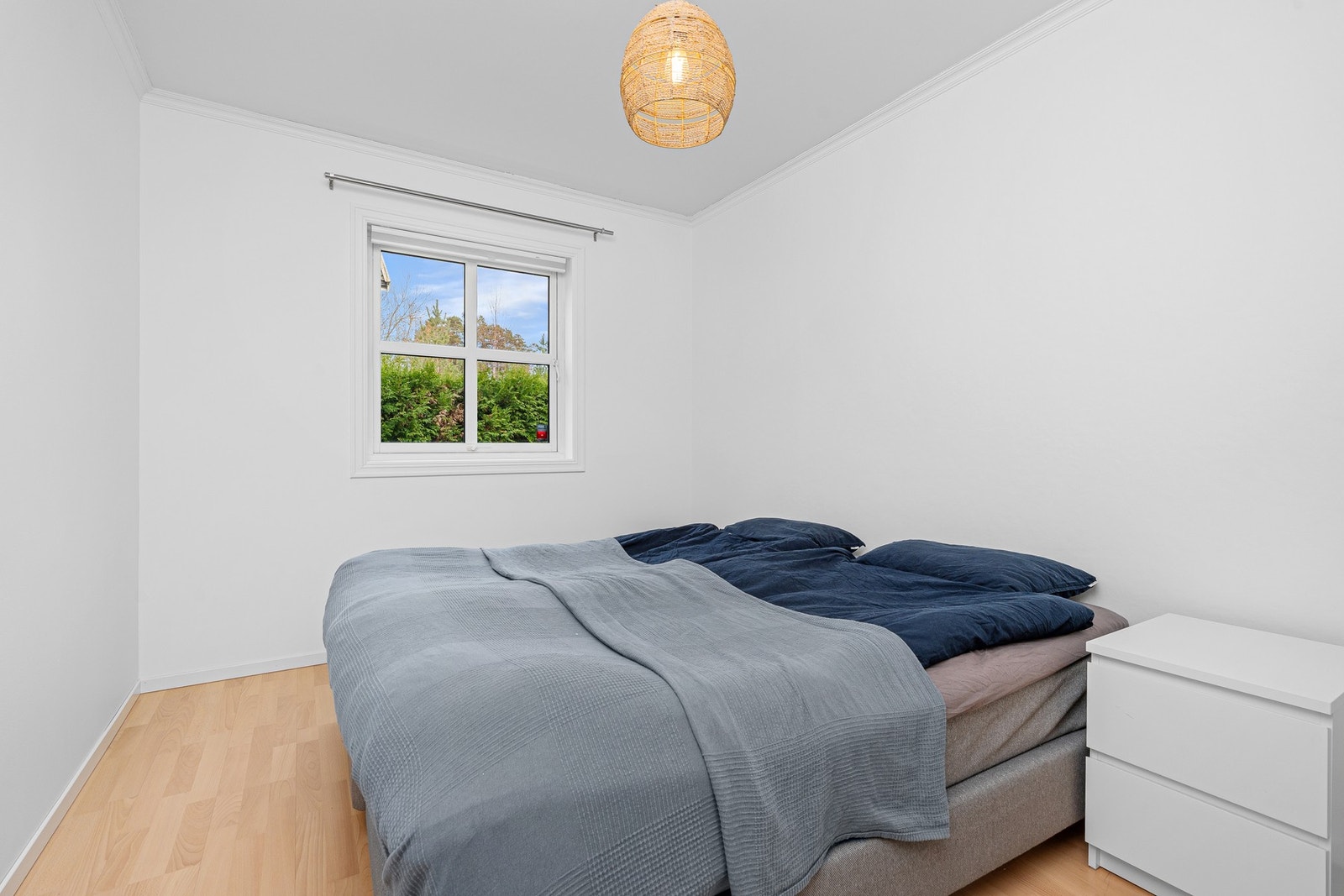 Hovedsoverom med garderobeskap Galleribilde