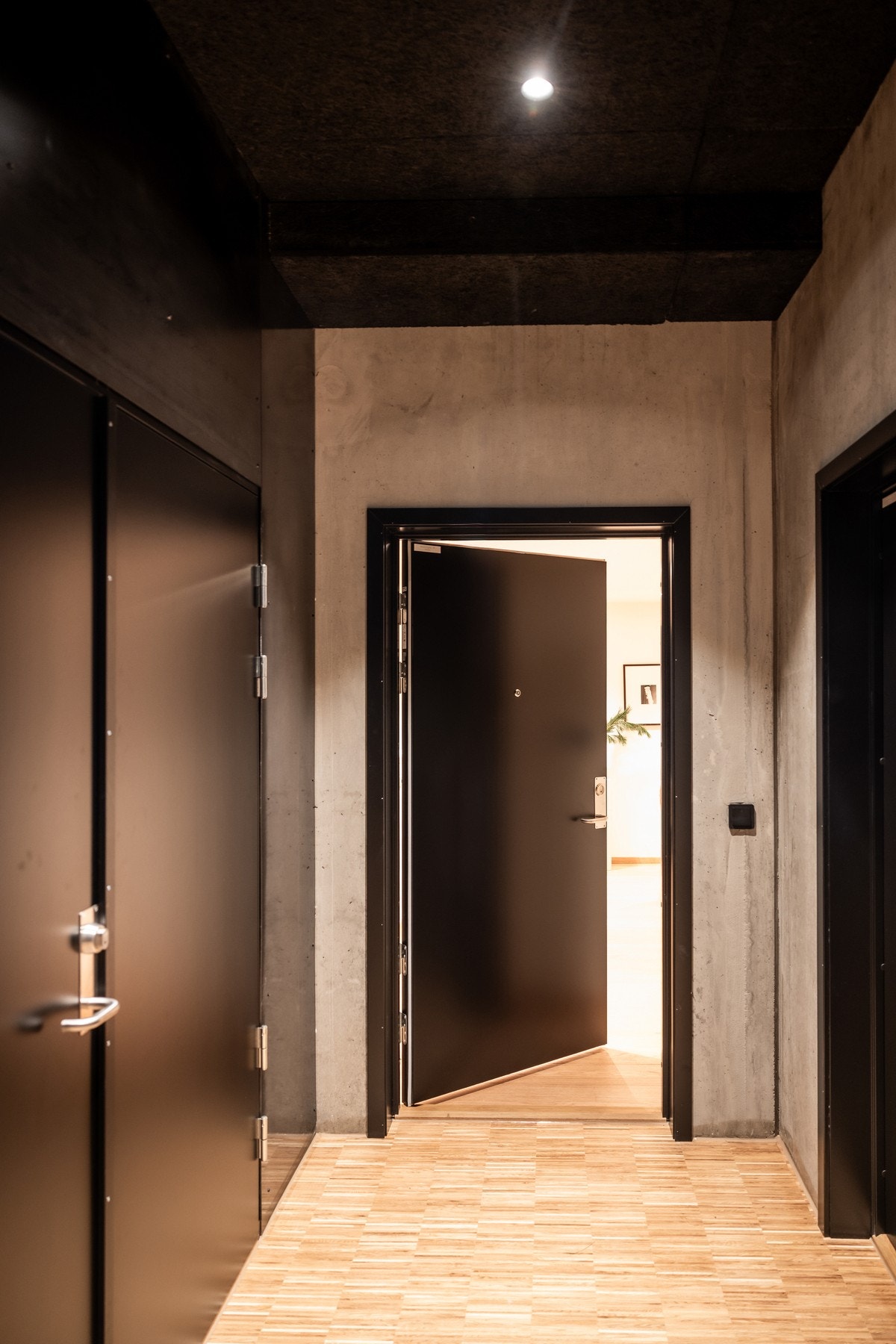 Velkommen inn i en moderne og gjennomført leilighet. Galleribilde