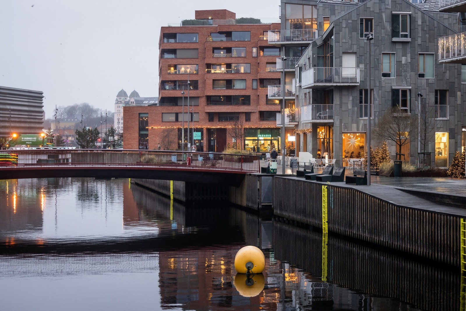 Et moderne og levende byområde med nærhet til fjorden, kultur og byliv. Galleribilde