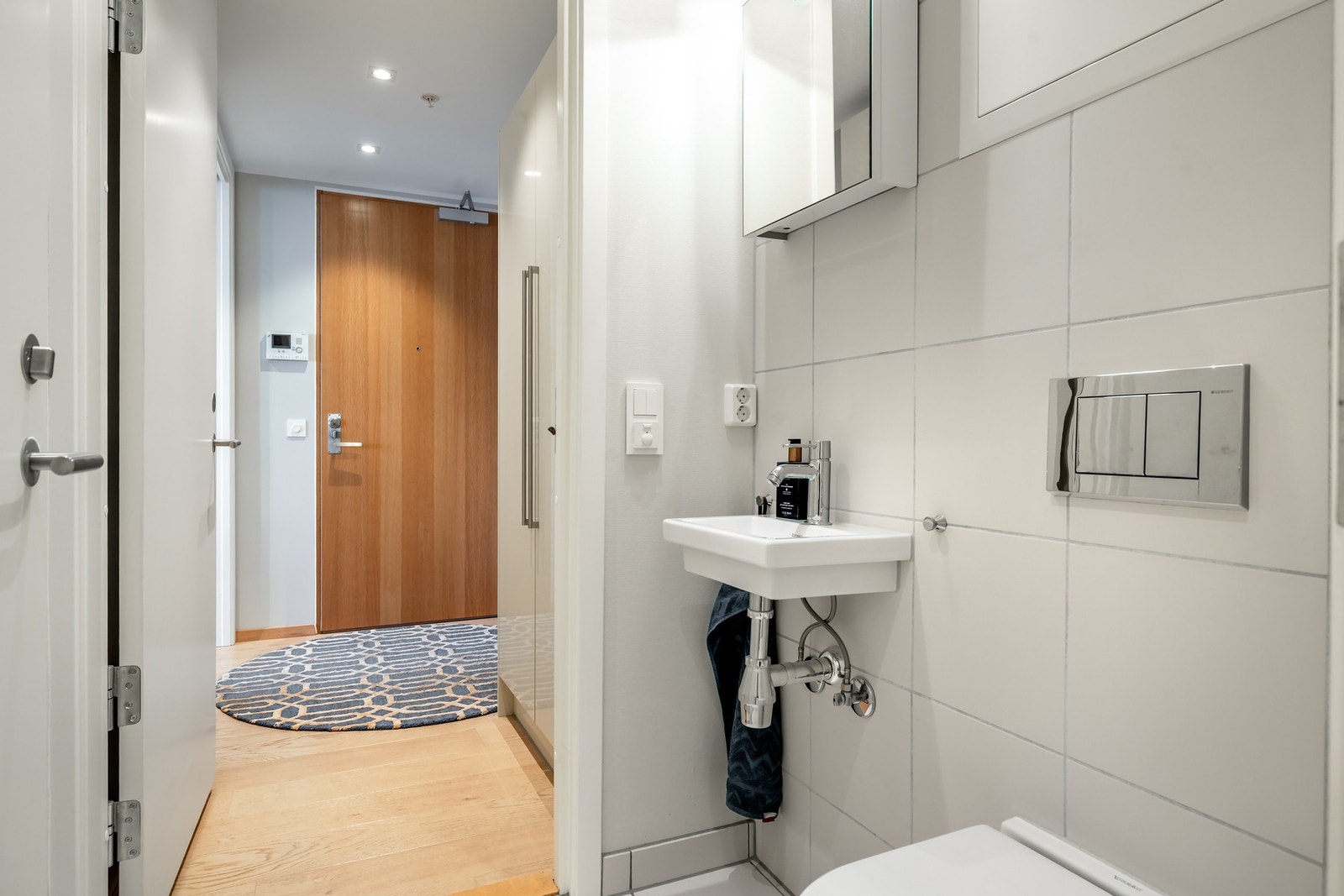 Toalettrommet har samme, delikate utførelsen som baderommet. Galleribilde