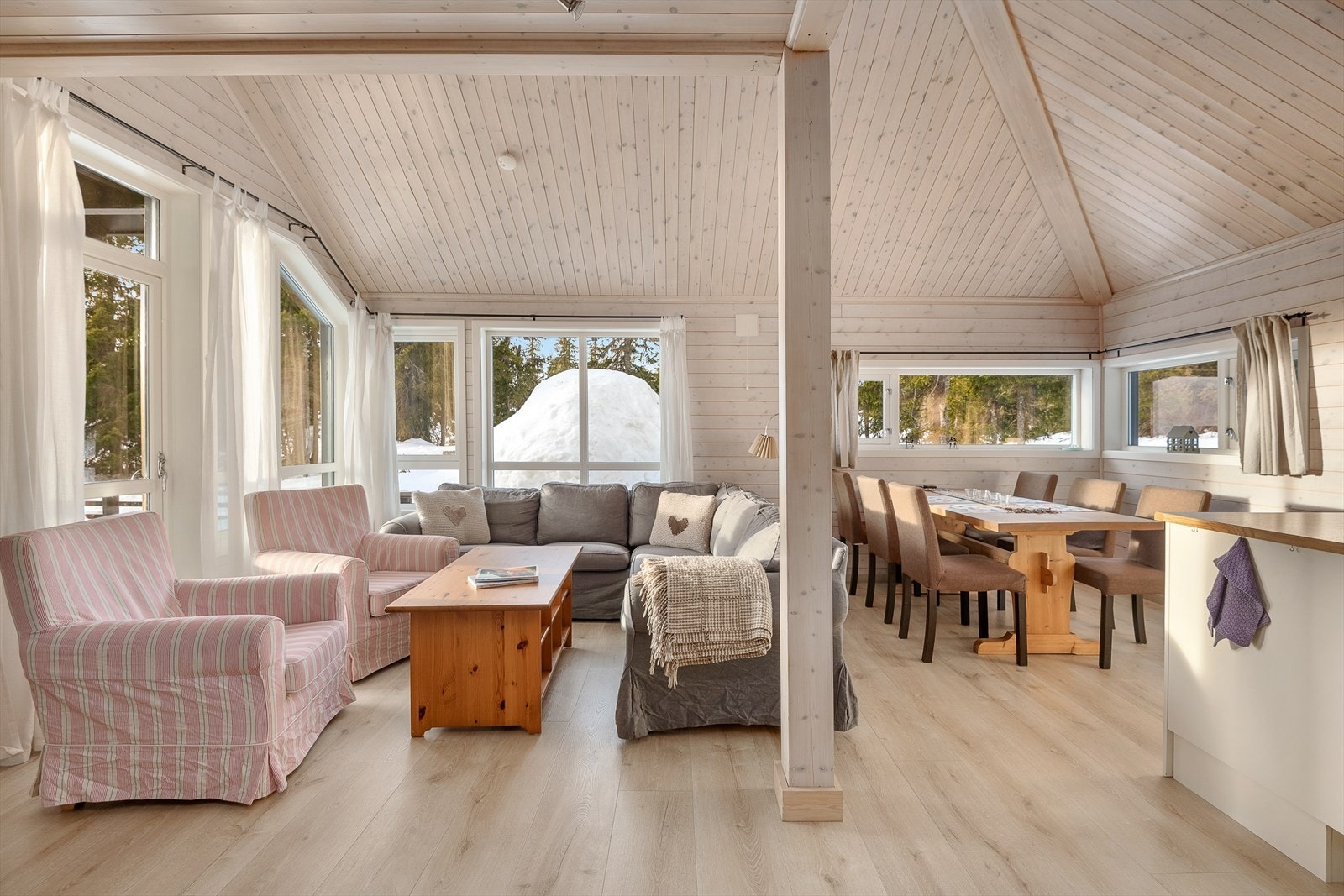 Lyst, innbydende og sosialt! Galleribilde