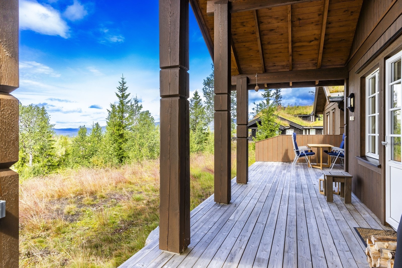 Hyggelige uteområder byr på gode muligheter for sittegrupper, trivelige sammenkomster og flott utsikt. Galleribilde