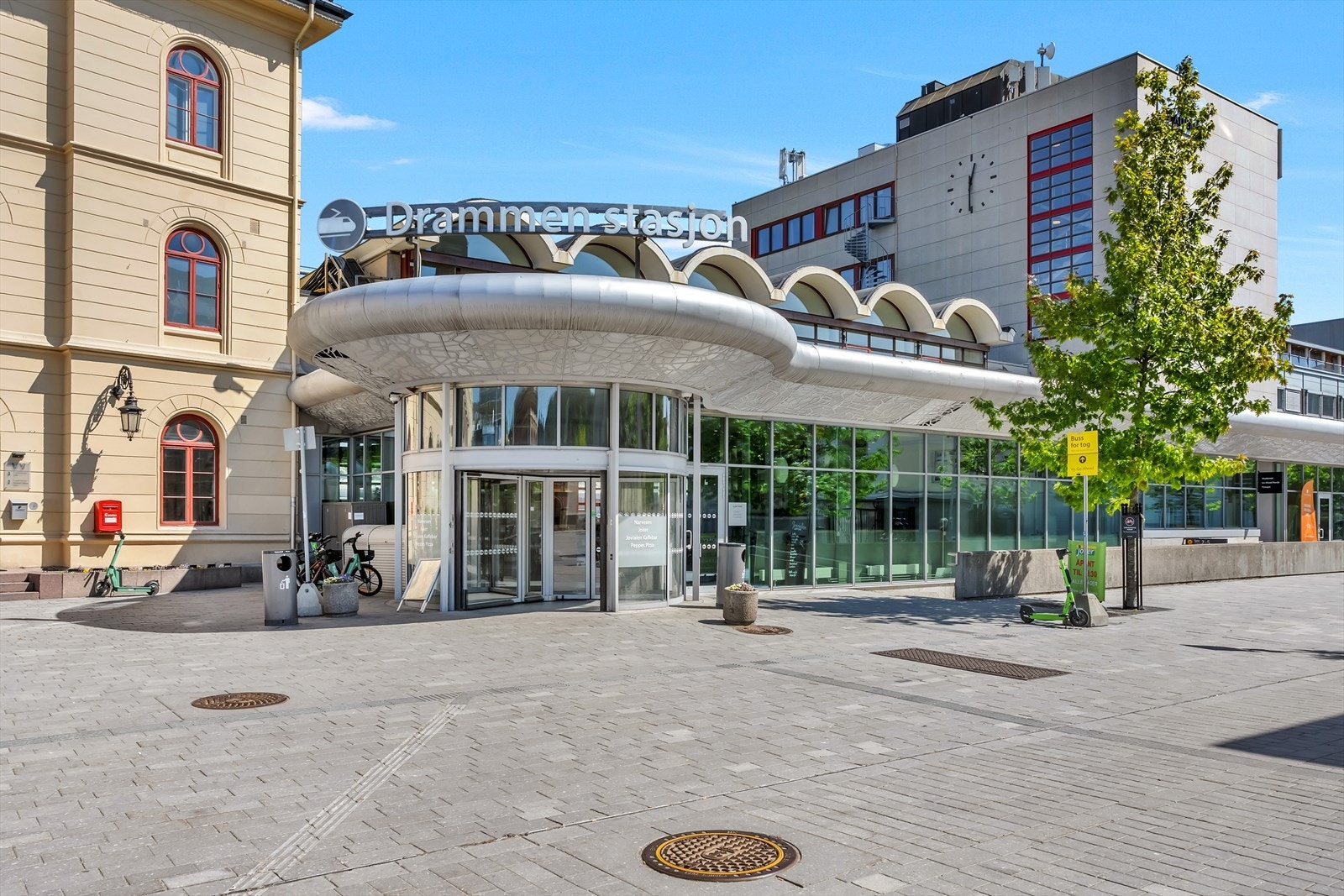 Det er ca. 9 min kjøring til Drammen stasjon med hyppige avganger retning Oslo Galleribilde