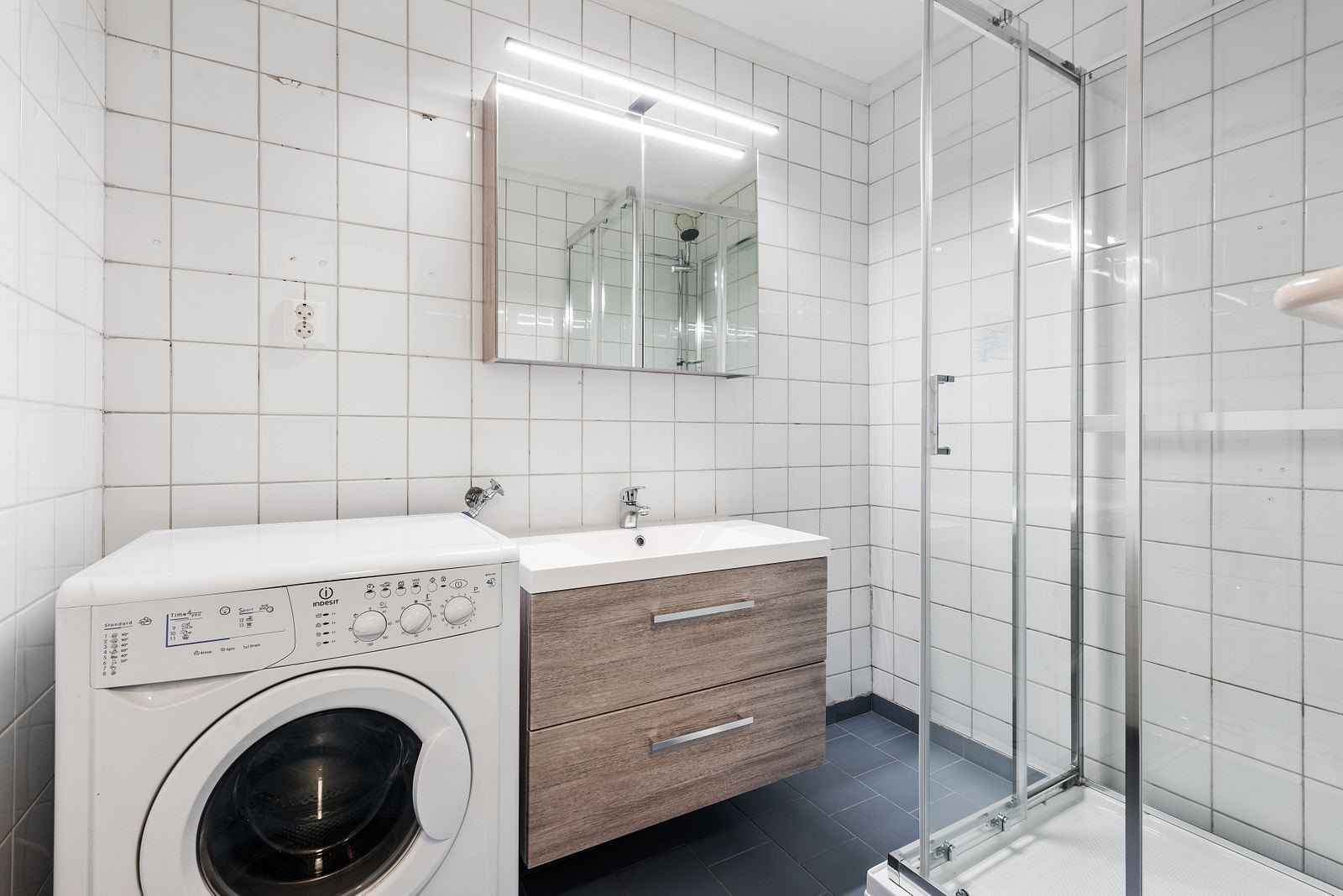 Pen Flilagt bad med dusj Galleribilde