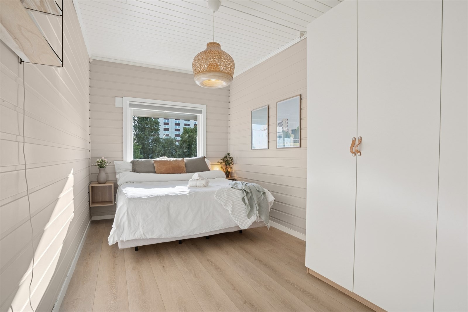 Leiligheten har en barnevennlig planløsning med to soverom av god størrelse. Galleribilde