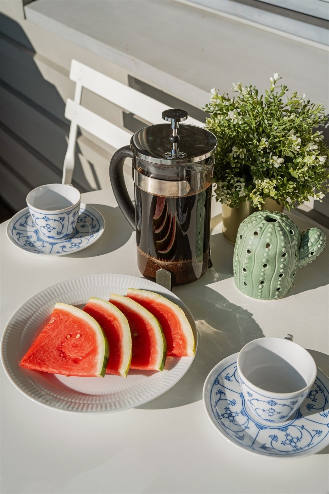 Her er det god plass til utemøbler, grill og hyggelige sammenkomster. Galleribilde