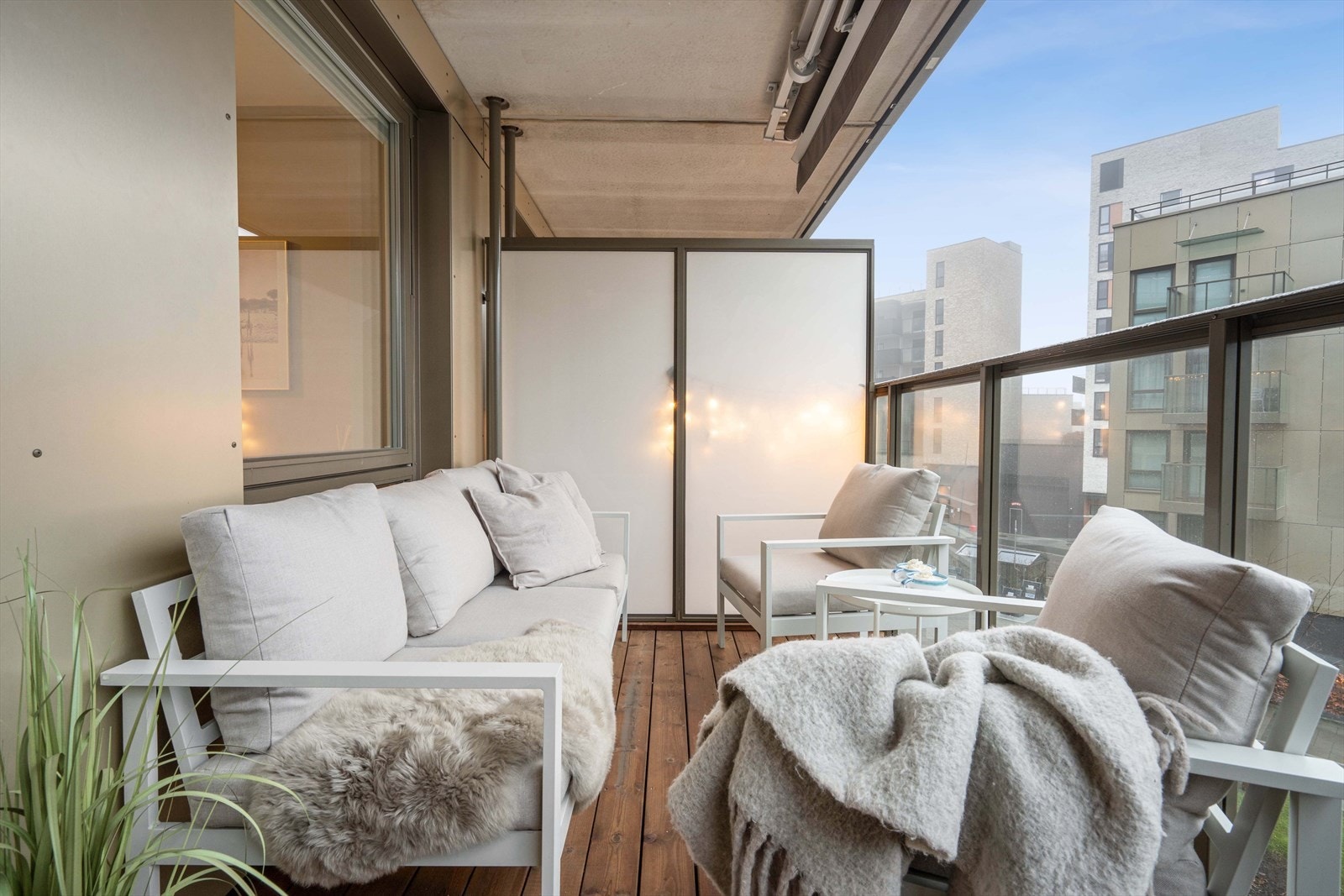 Alle servicetilbud du kan tenke deg ligger rett utenfor døren, perfekt for deg som ønsker å flytte rett inn og leve en easy-living livsstil Galleribilde