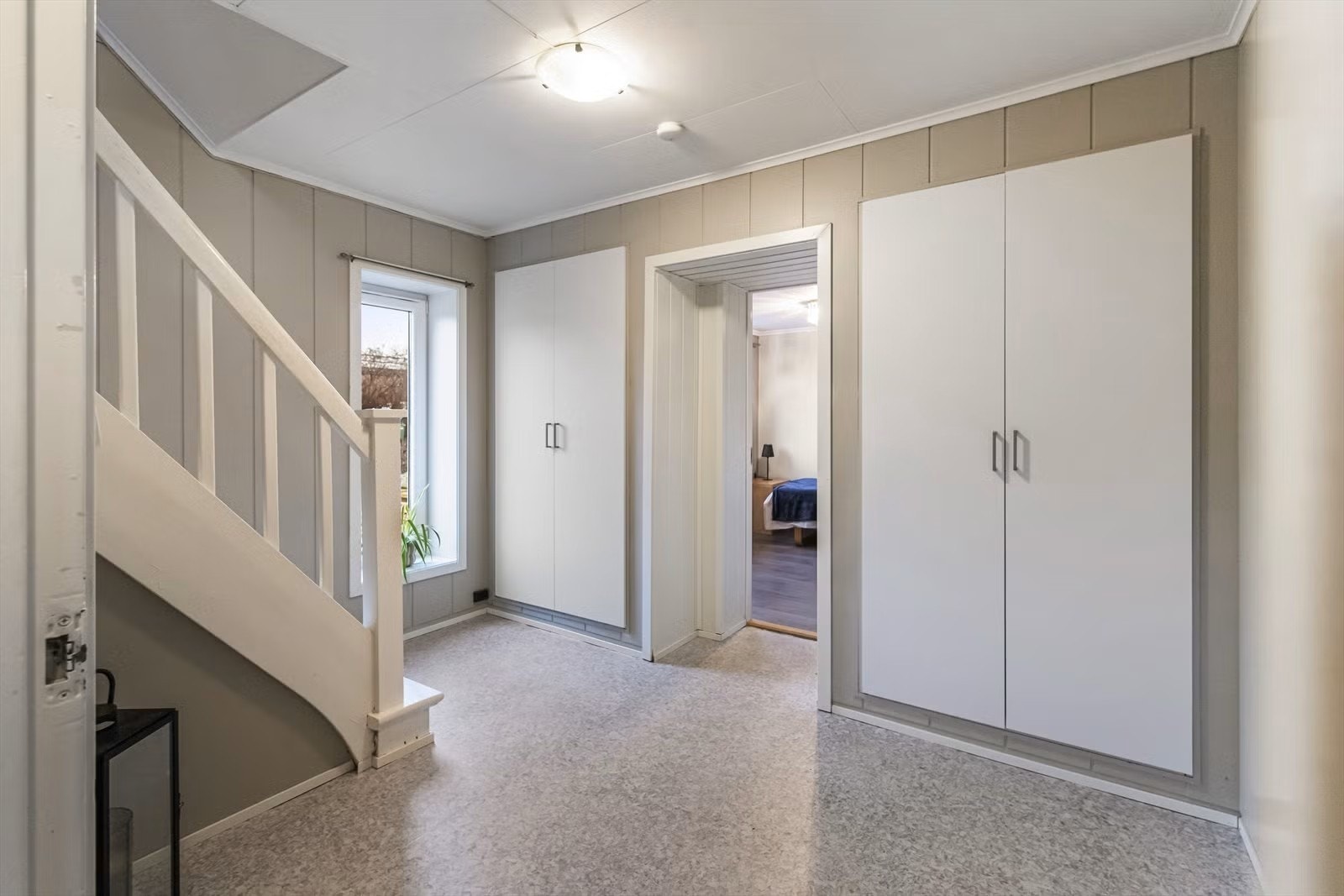 Entré/hall med klesoppbevaring Galleribilde