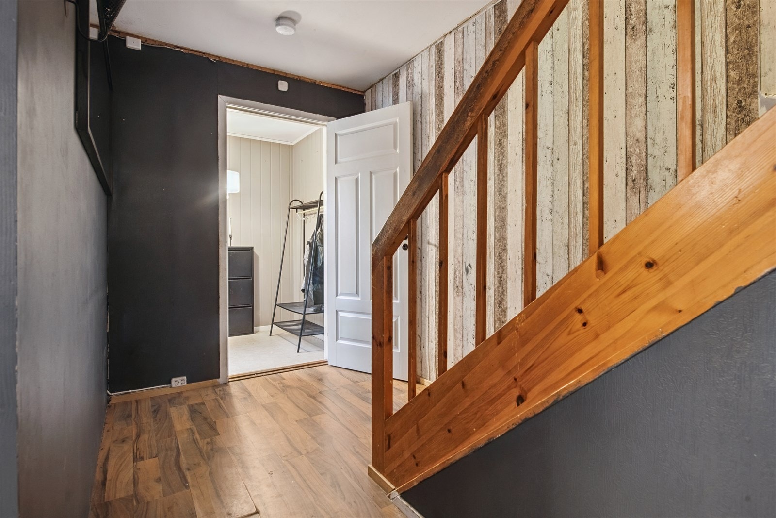 Rekkehuset har et bruksareal på 142 m² fordelt over tre etasjer. Galleribilde