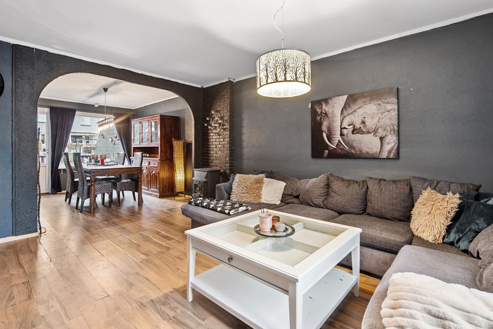 Boligen har behov for enkelte oppgraderinger og modernisering. Galleribilde