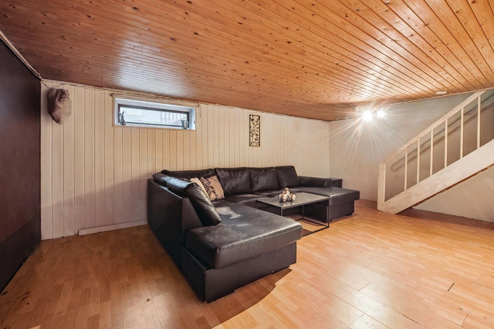 I kjelleren er det en kjellerstue Galleribilde