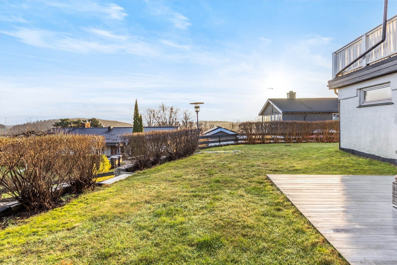 Tomten byr på gode leke- og utfoldelsesmuligheter for hele familien. Galleribilde