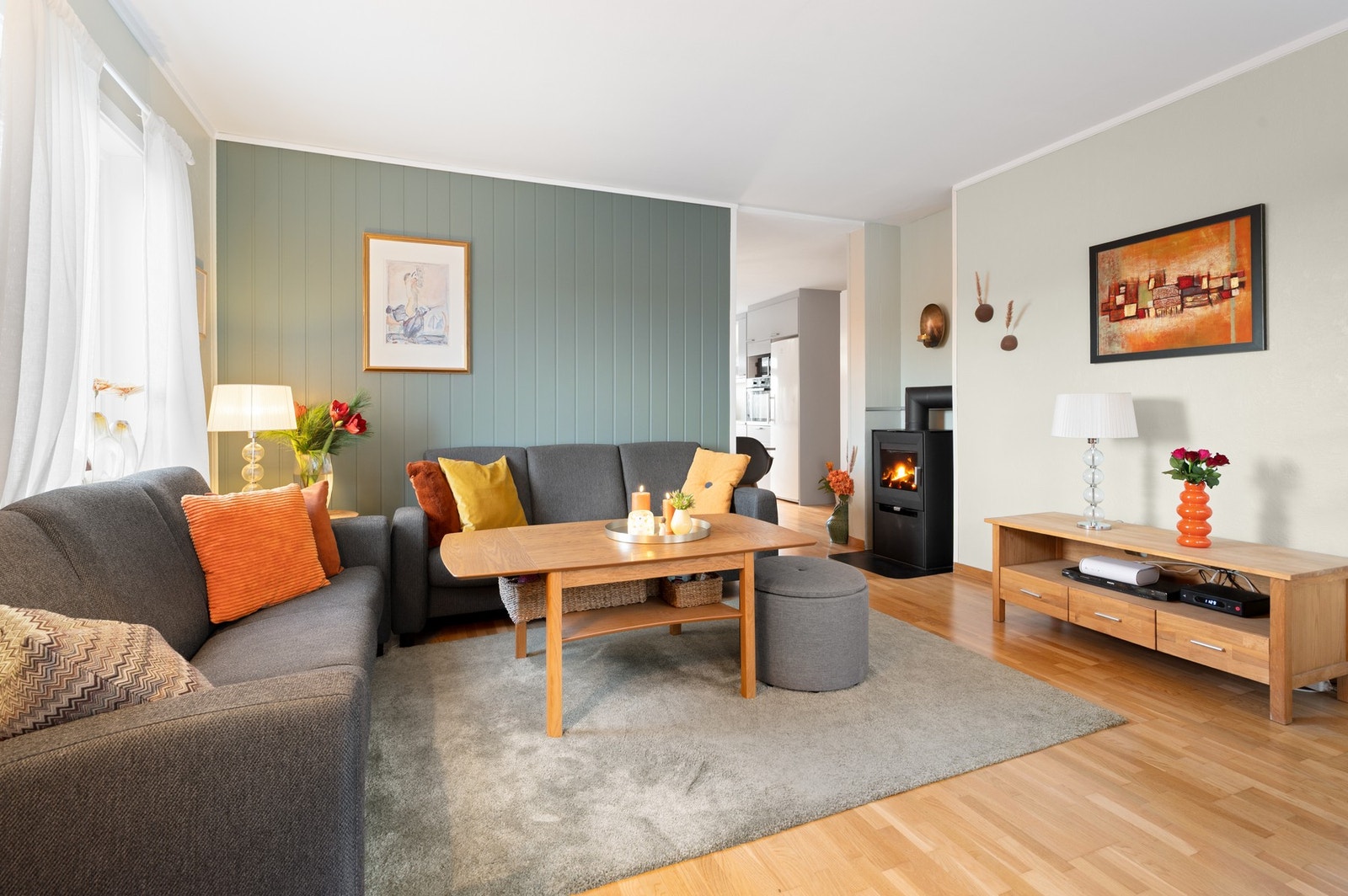 En lys og innbydende 3-roms endeleilighet i 1. etasje med god beliggenhet på Lade. Galleribilde