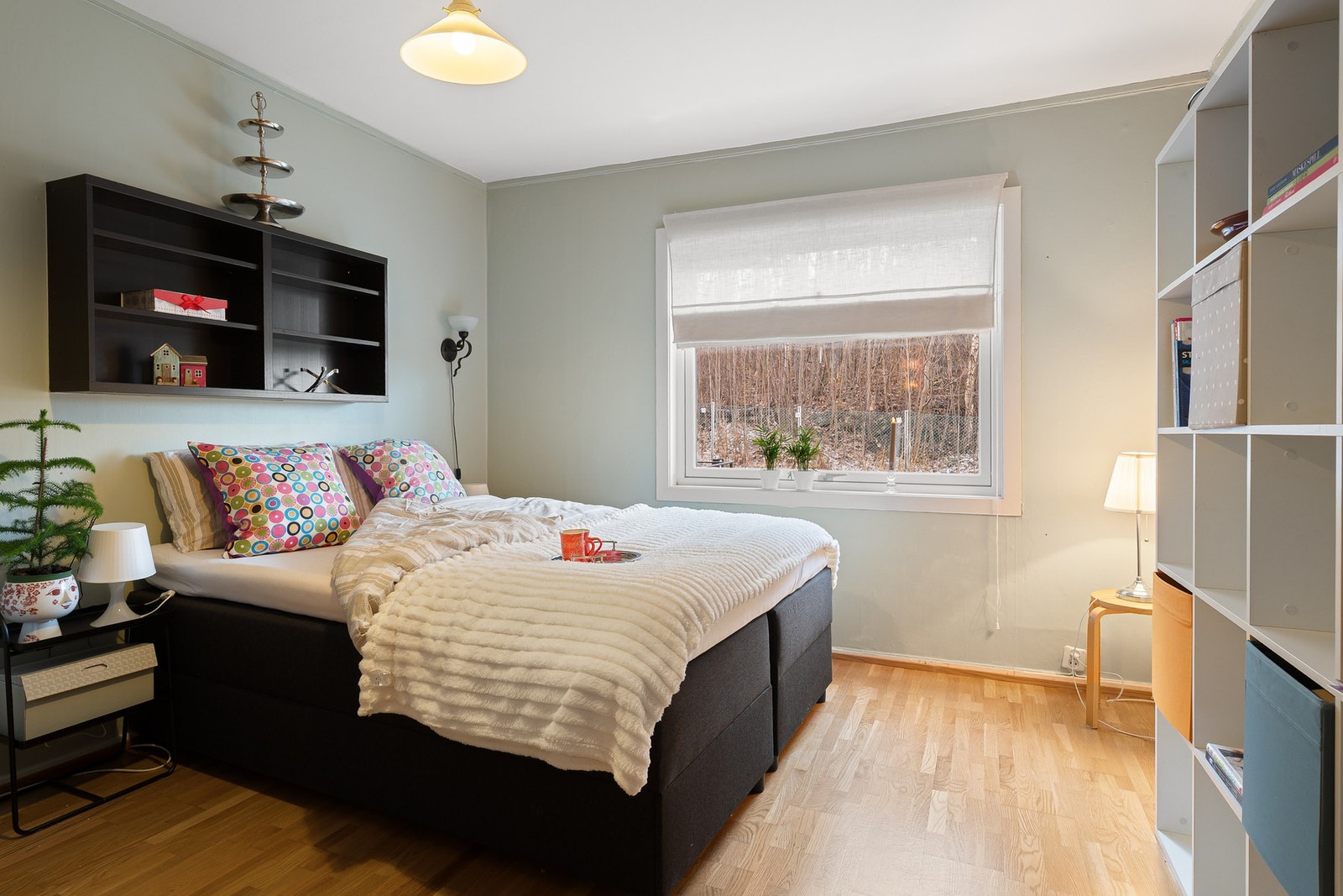 Soverom 1 er av god størrelse og måler hele 15,5m². Galleribilde