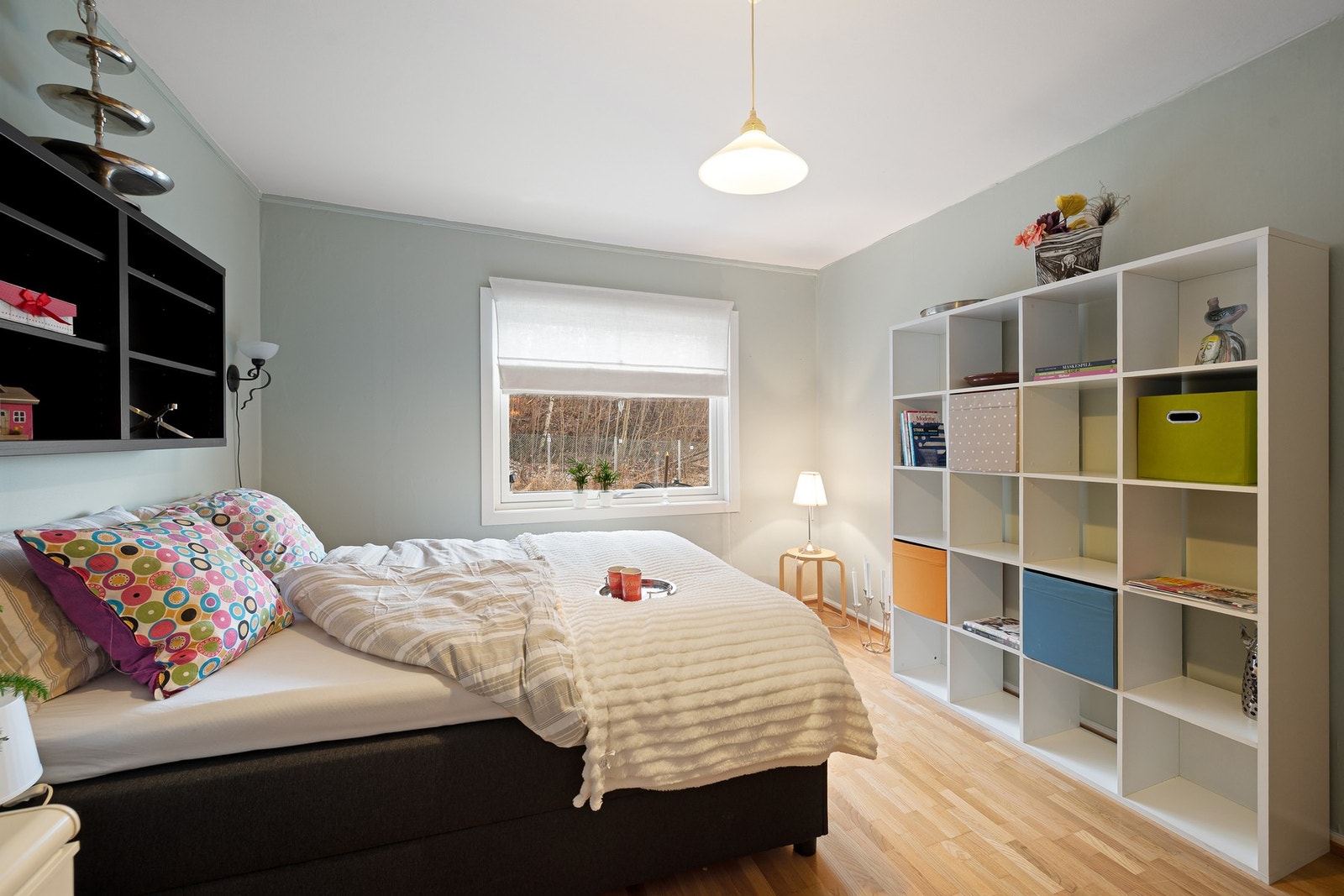 Godt med plass til ønsket soveromsmøblement. Galleribilde