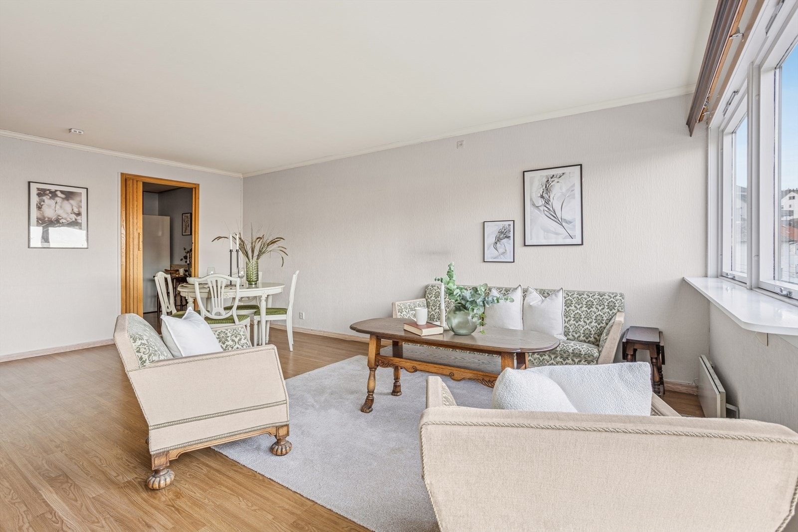 Her er det rikelig med plass for en god sittegruppe. Galleribilde