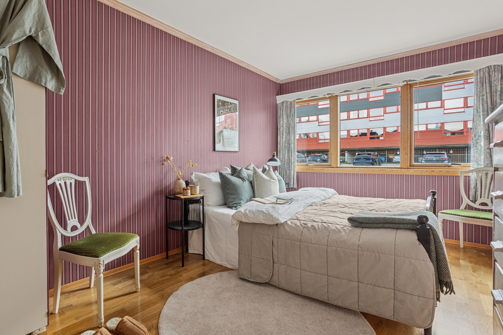 Hovedsoverommet fremstår som romslig. Galleribilde