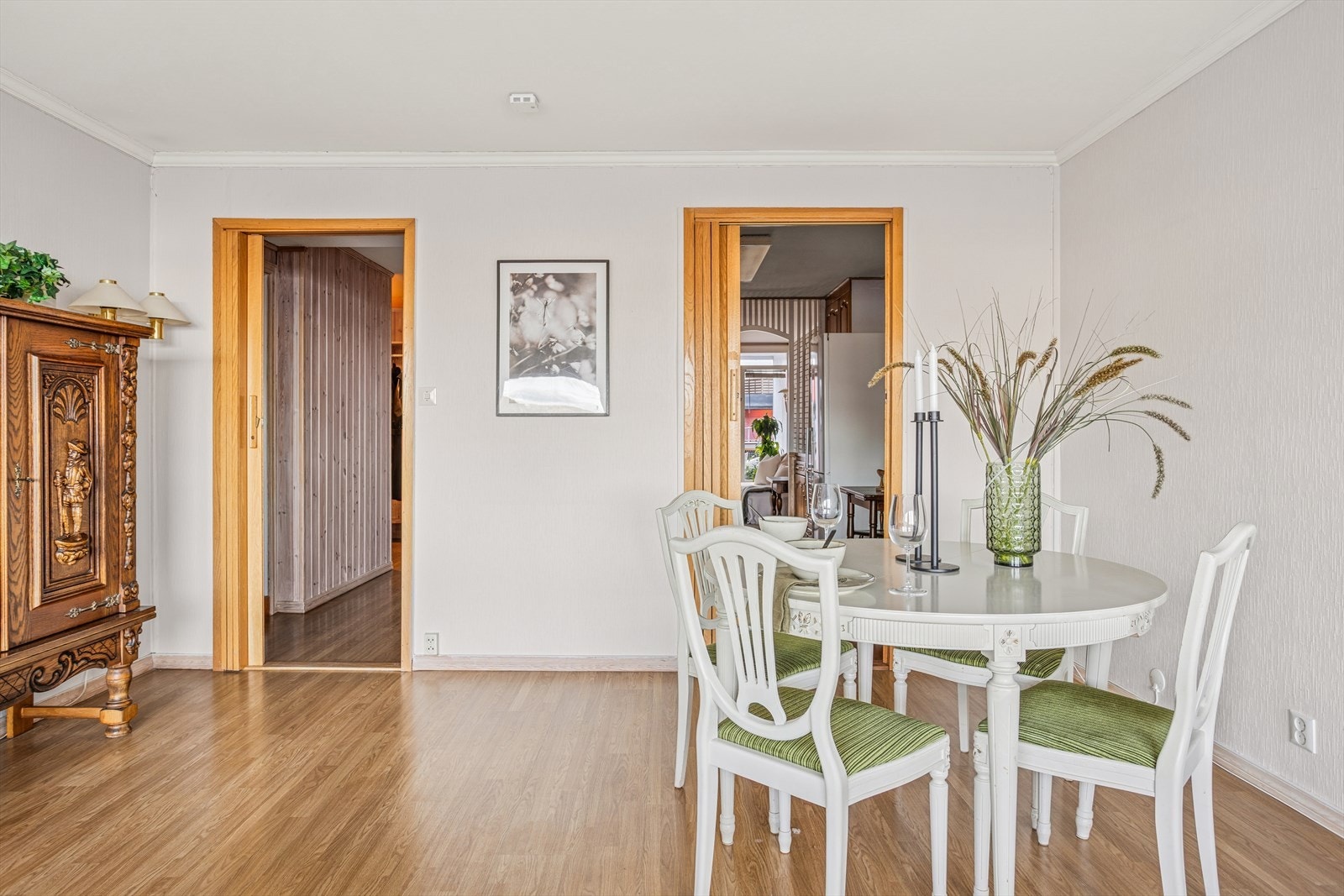 Spisegruppen tar plass i egen sone og inviterer til sosiale og hyggelige måltider med kjente og kjære. Galleribilde