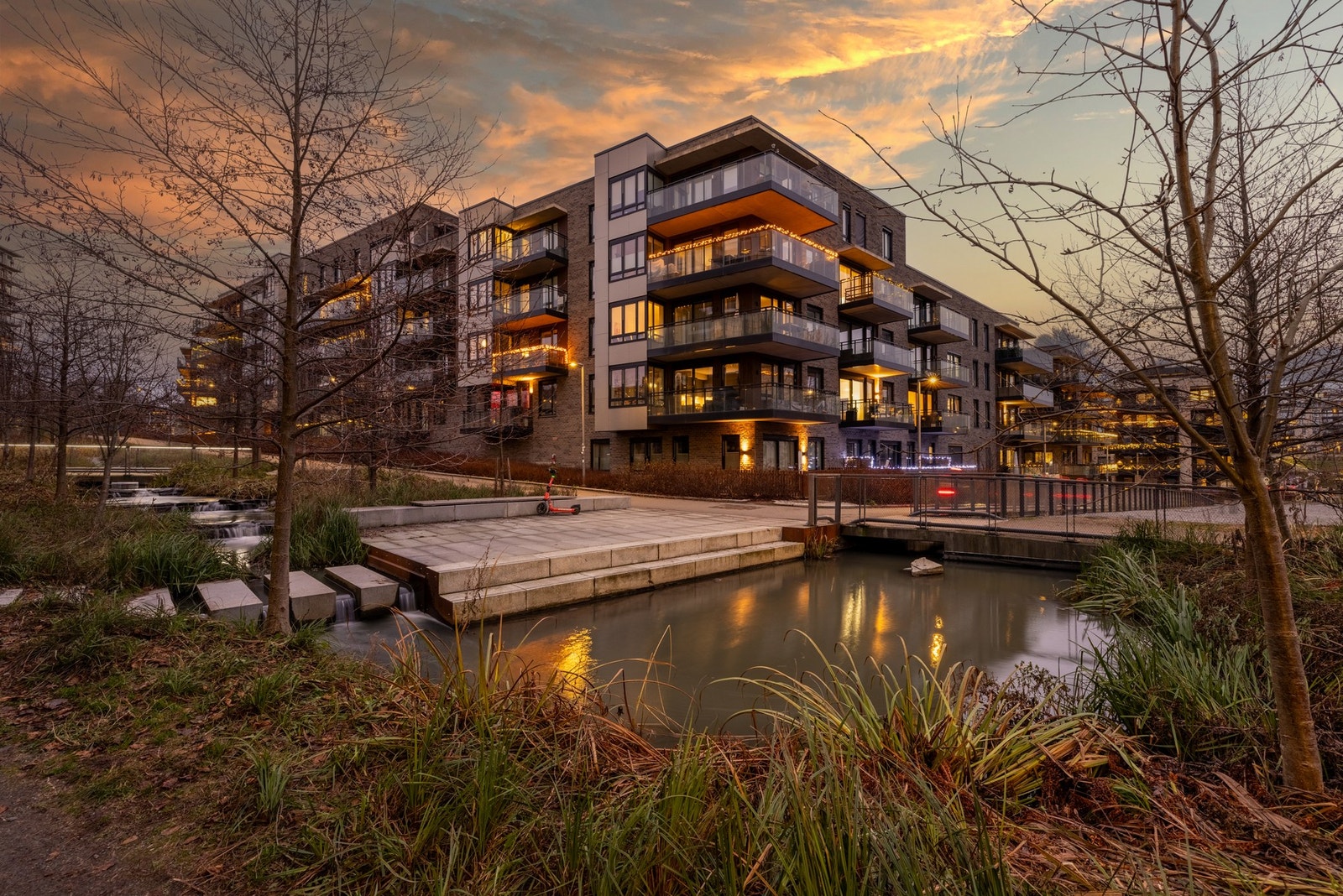 Her bor du i et urbant og samtidig rolig område med grønne lunger, og korte avstander til kollektivtransport og servicetilbud Galleribilde