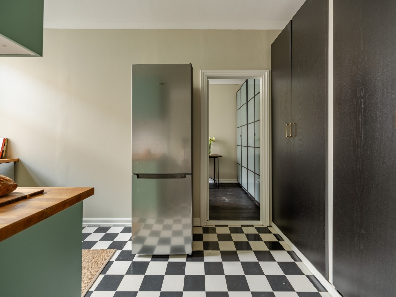 Fra kjøkkenet går vi videre inn på hovedsoverommet. Galleribilde